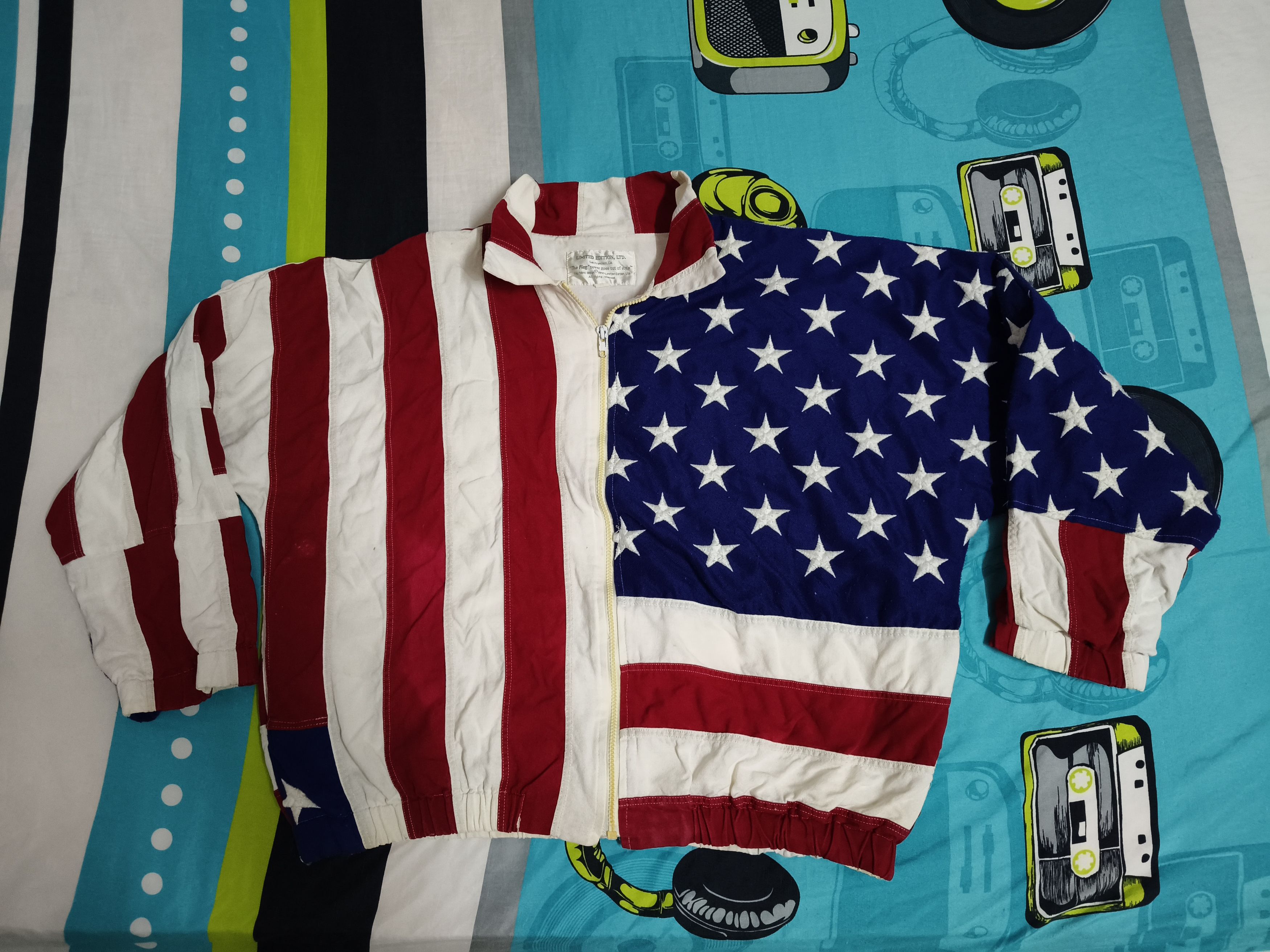 American Edition VINTAGE 1993 LIMITED EDITION LTD. AMERICAN FLAG BAGGY JACKET Size US XL / EU 56 / 4 - 9 Thumbnail