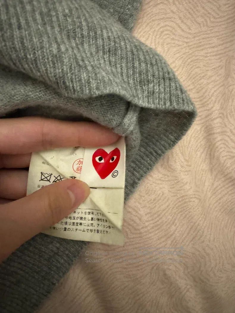 Comme des Garcons Comme Des Garcons Cashmere V-Neck Sweater Size M / US 6-8 / IT 42-44 - 3 Thumbnail