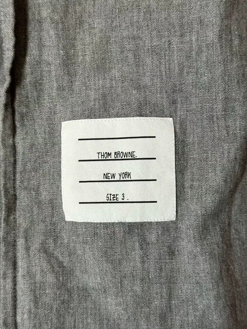 Thom Browne Thom Browne Gray Sleeve Logo Shirt Size US L / EU 52-54 / 3 - 3 Thumbnail