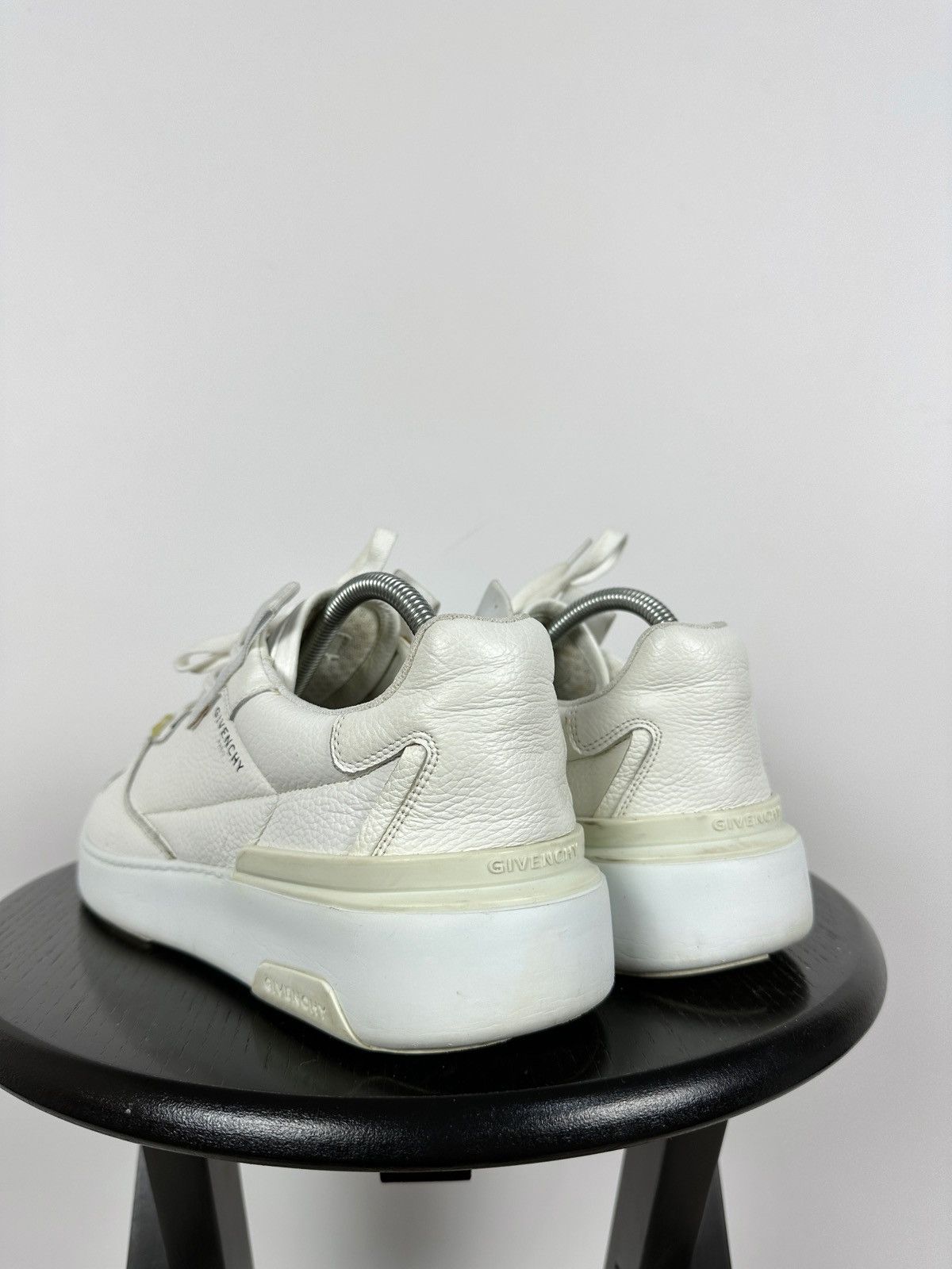 Givenchy Givenchy Wing Low Top White Sneakers Size US 8 / EU 41 - 4 Thumbnail