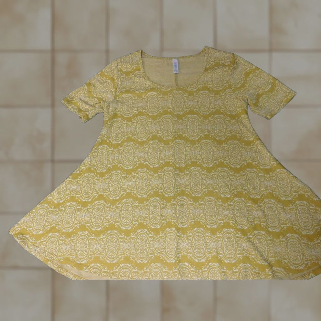 Vintage LuLaRoe Blouse XS Yellow Short Sleeve Knit Pocket Collared Button-Down Geometric Modern Womens Regular Mindful Size XS / US 0-2 / IT 36-38 - 1 Thumbnail