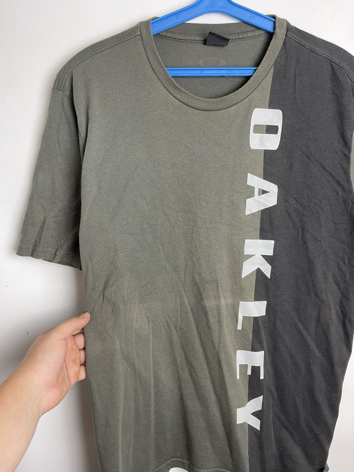 Oakley × Vintage Men’s Oakley T-Shirt Streetwear Vintage Size XL Size US XL / EU 56 / 4 - 2 Thumbnail