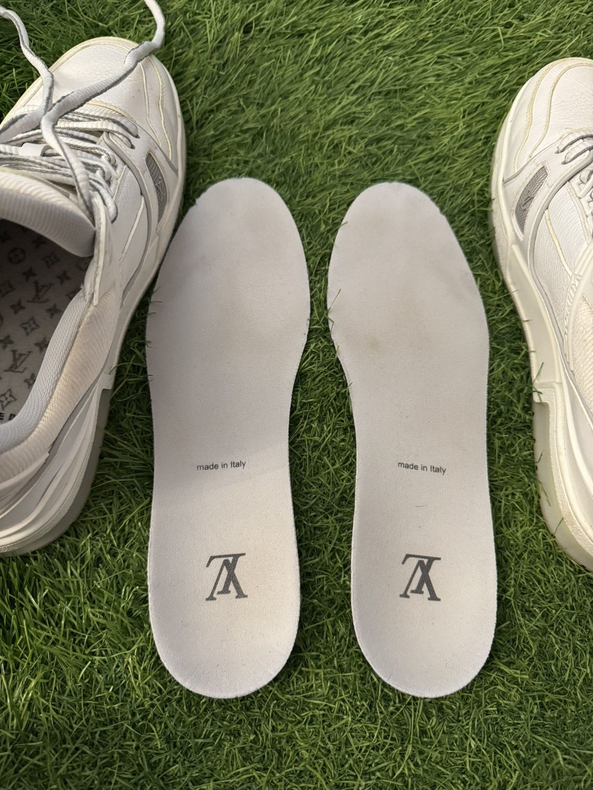 Louis Vuitton Louis Vuitton x Virgil Abloh White/Cream Sneakers Size US 9.5 / EU 42-43 - 8 Thumbnail