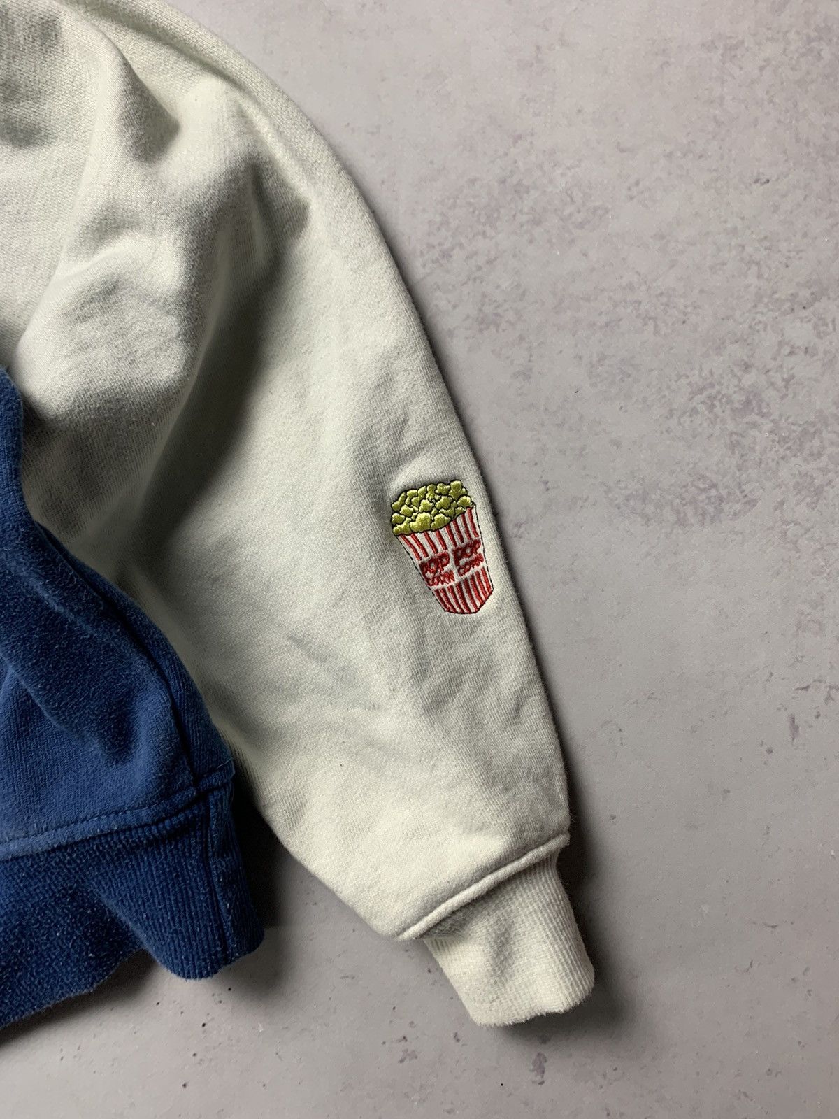 Vintage Vintage Childish Theme Park Boxy Hoodie Y2K S Size US S / EU 44-46 / 1 - 5 Thumbnail