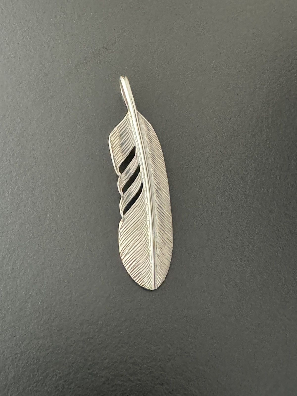 First Arrow Cotton Sheep Masato Medium Silver Feather Pendant | Grailed