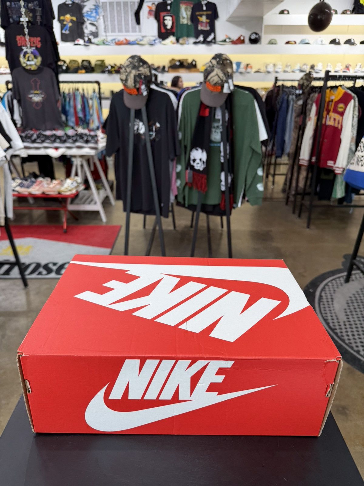 Nike Nike Dunk High Championship Red Size 8.5 (2022) Size US 8.5 / EU 41-42 - 16 Thumbnail
