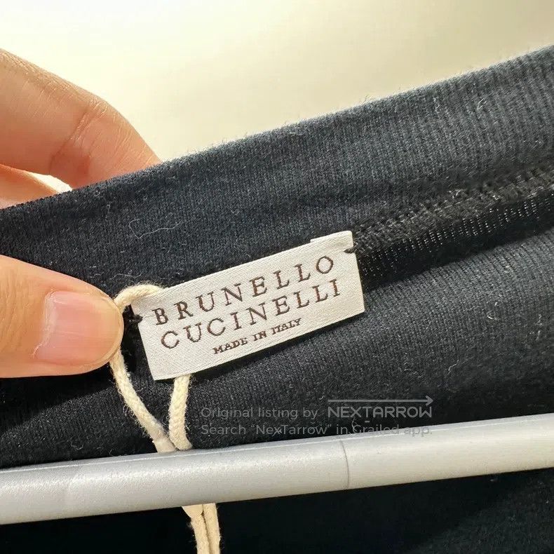 Brunello Cucinelli Brunello Cucinelli Ladies V-neck long-sleeve T-shirt Size XS / US 0-2 / IT 36-38 - 3 Thumbnail
