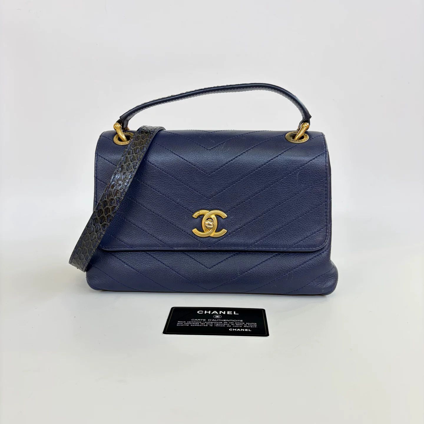 Chanel Pre-loved Bag Very good condition Size ONE SIZE - 1 Thumbnail