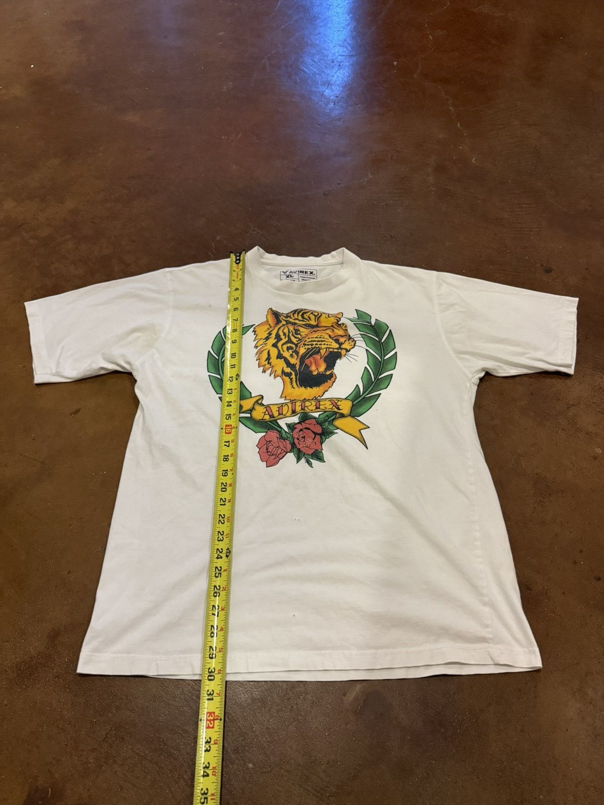 Avirex AVIREX tiger graphic tee XL white y2k rhinestone stud crest Size US XL / EU 56 / 4 - 8 Thumbnail