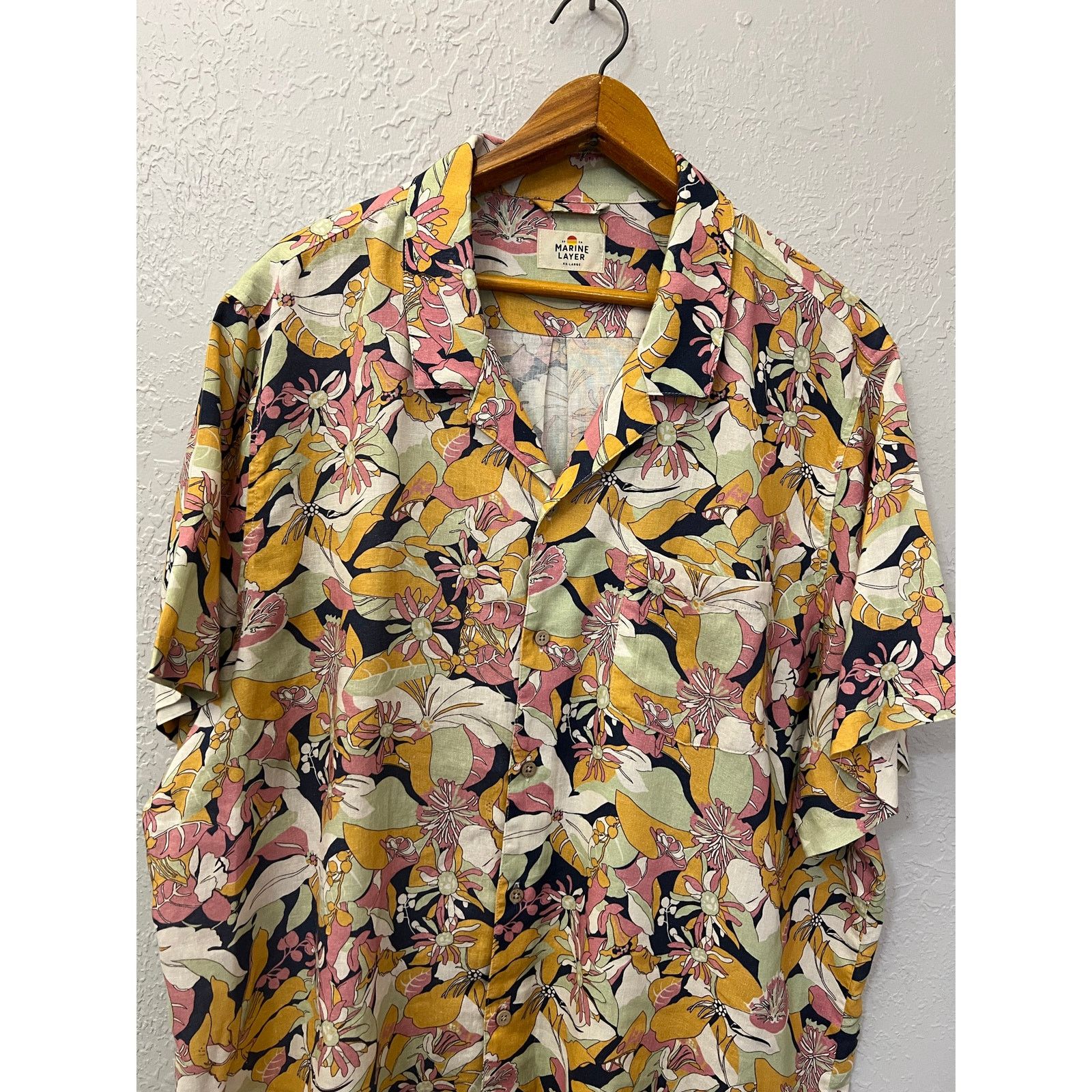 Marine Layer Marine Layer Floral Hawaiian Camp Shirt Mens XXL Tropical Size US XXL / EU 58 / 5 - 3 Thumbnail