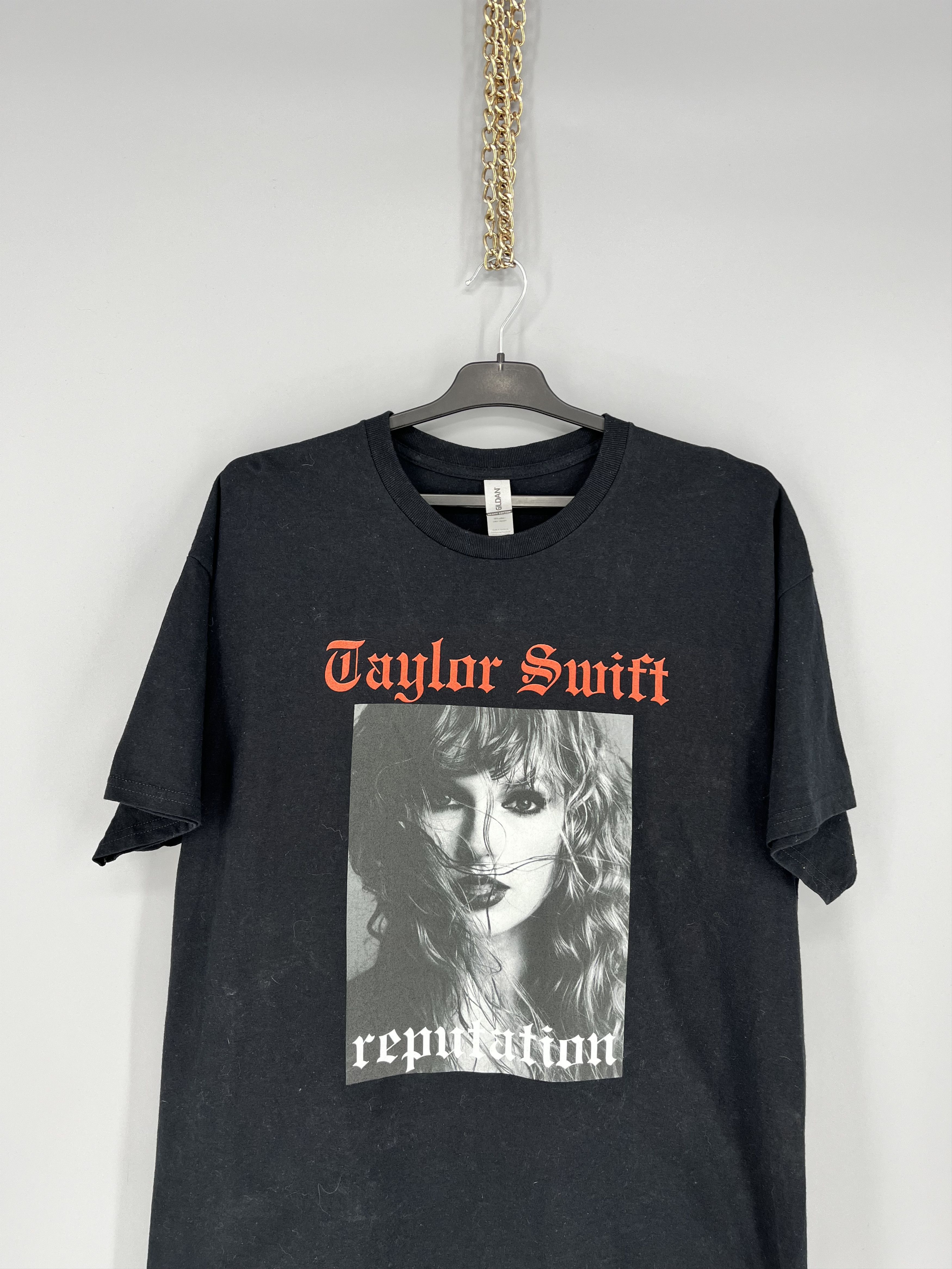 Band Tees Taylor Swift Reputation Stadium Tour T-Shirt Size XLarge Size US XL / EU 56 / 4 - 6 Thumbnail