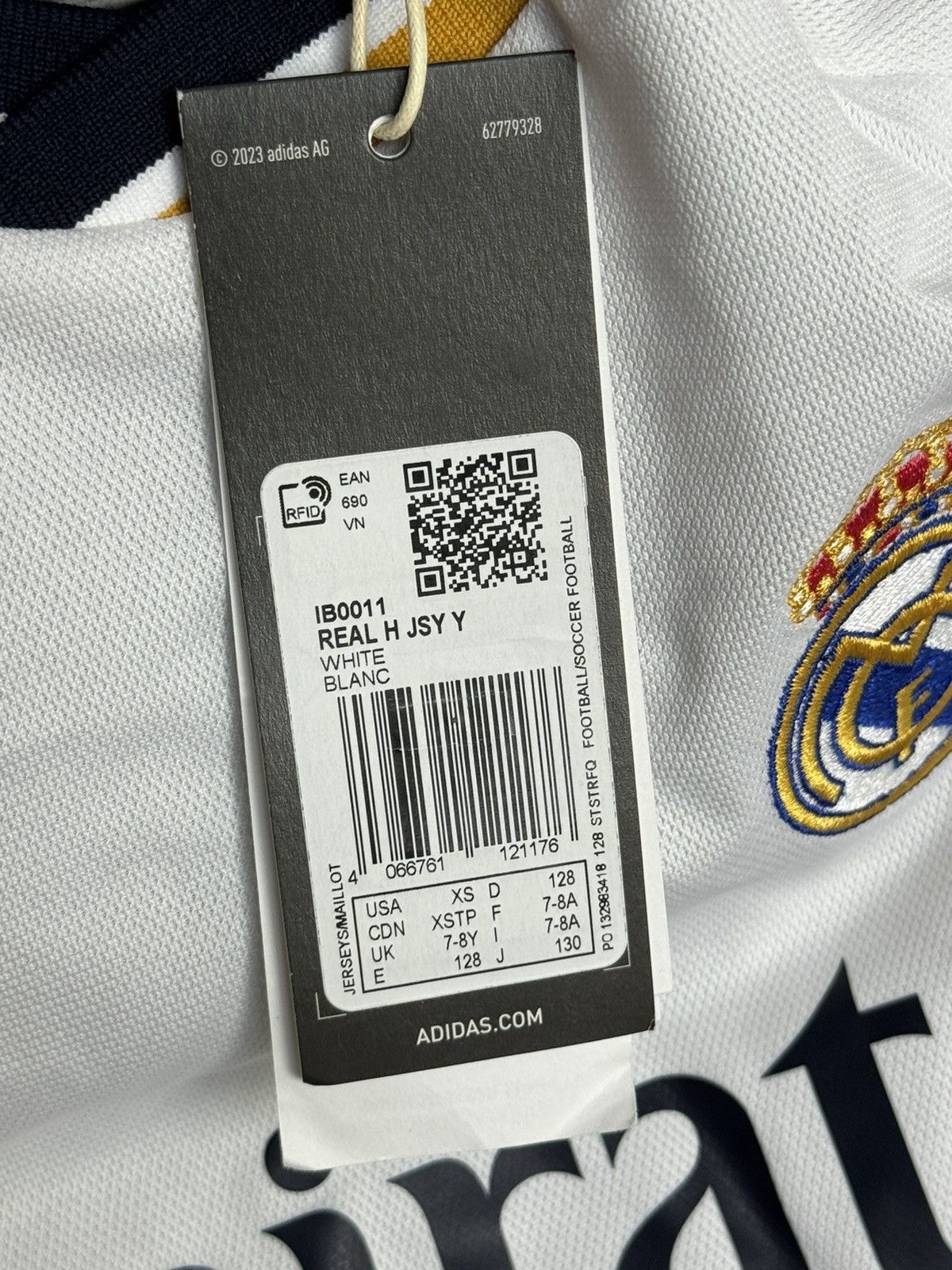 Adidas KIDS Real Madrid 23/24 Home Vinicius Jr. Football Jersey Size US XS / EU 42 / 0 - 11 Thumbnail