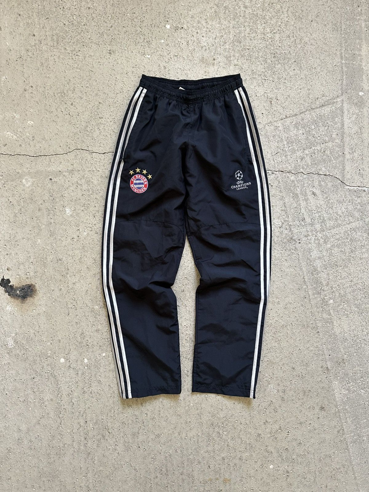 Adidas Vintage Adidas Suit UEFA FC BUYERN MUNCHEN Black size - S Size 46L - 9 Thumbnail