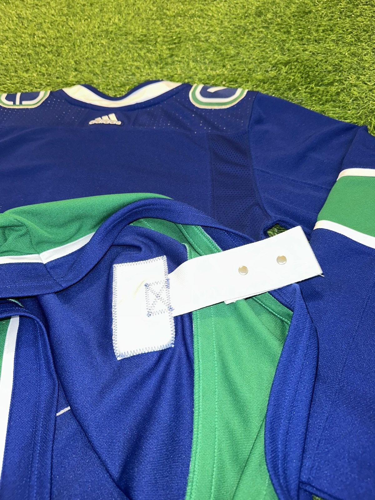 NHL NHL Vancouver Canucks Adidas Jersey Size 52 Size US L / EU 52-54 / 3 - 4 Thumbnail