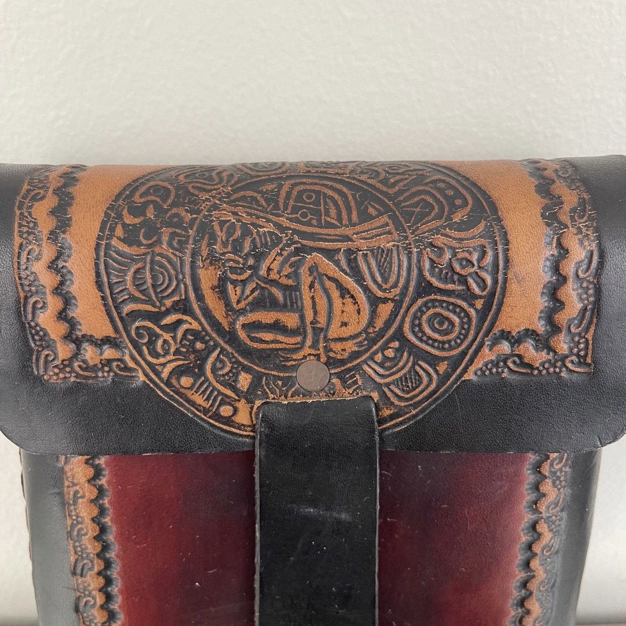Vintage Vintage Shell Tooled Leather Black Red Aztec Crossbody Bag Size ONE SIZE - 3 Thumbnail