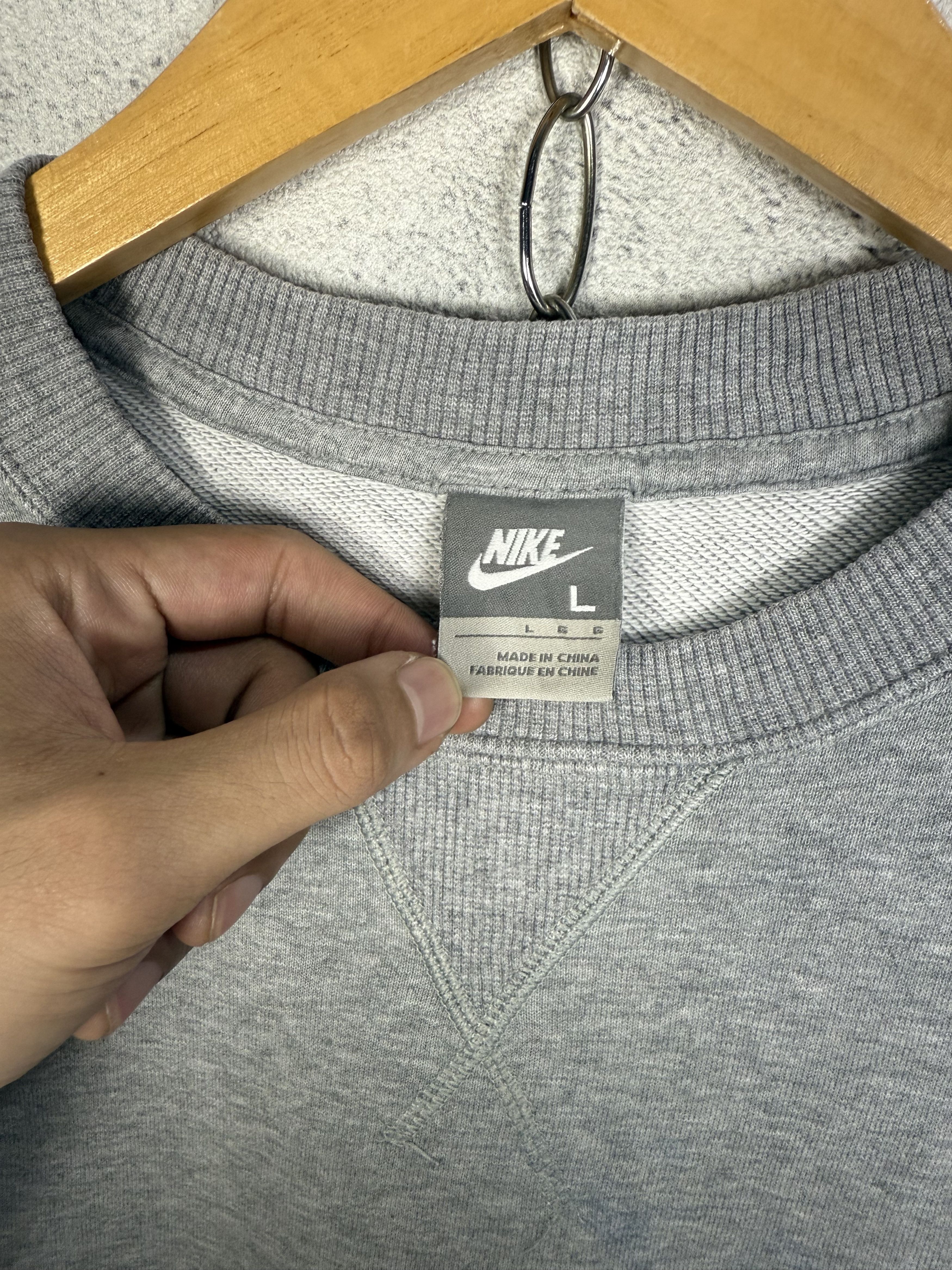 Nike Nike Swoosh Y2K Sweatshirt Crewneck Size US L / EU 52-54 / 3 - 5 Thumbnail