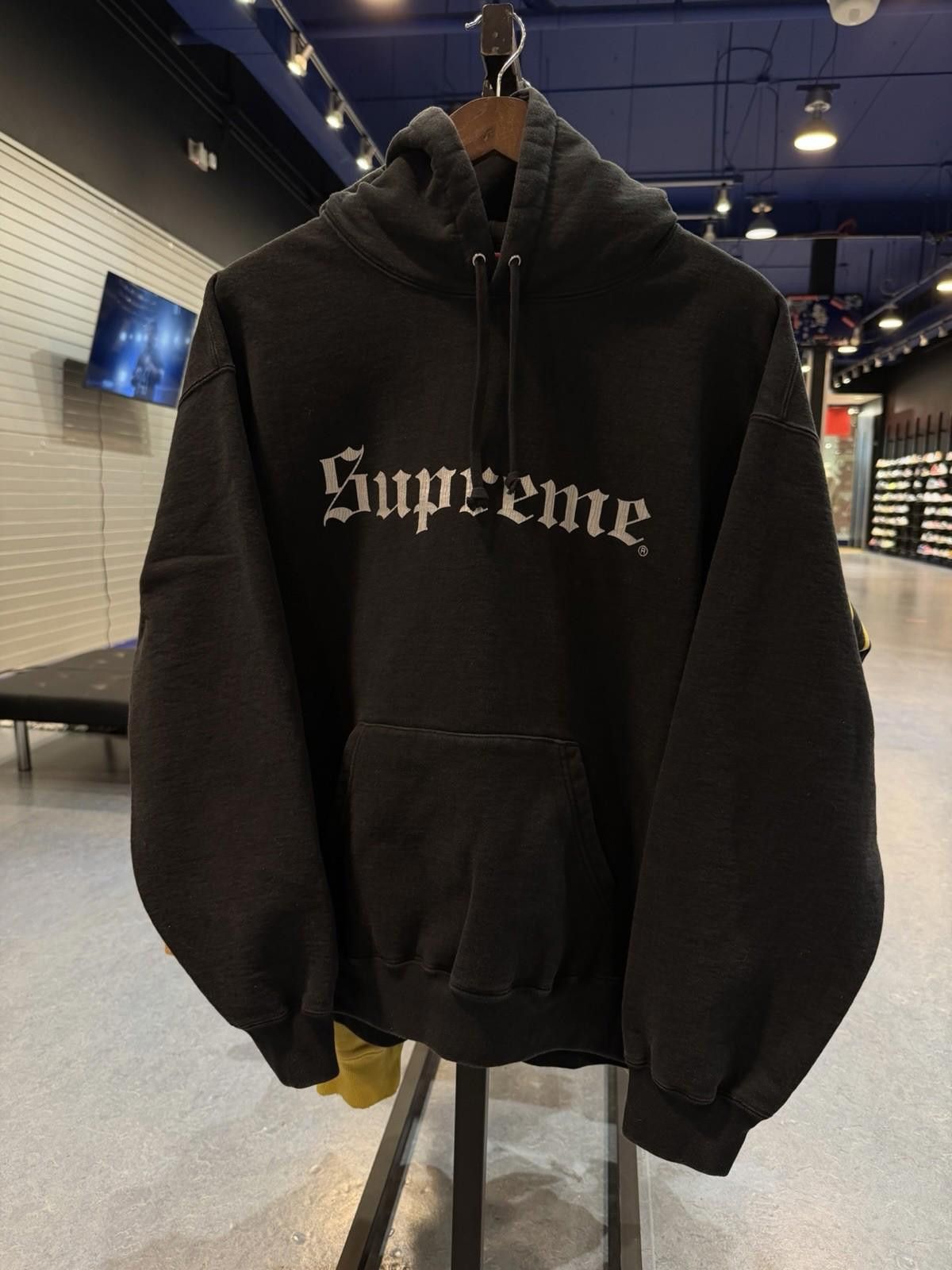 Supreme Supreme Washed Old English Hooded Sweatshirt BLACK LARGE Size US L / EU 52-54 / 3 - 4 Thumbnail
