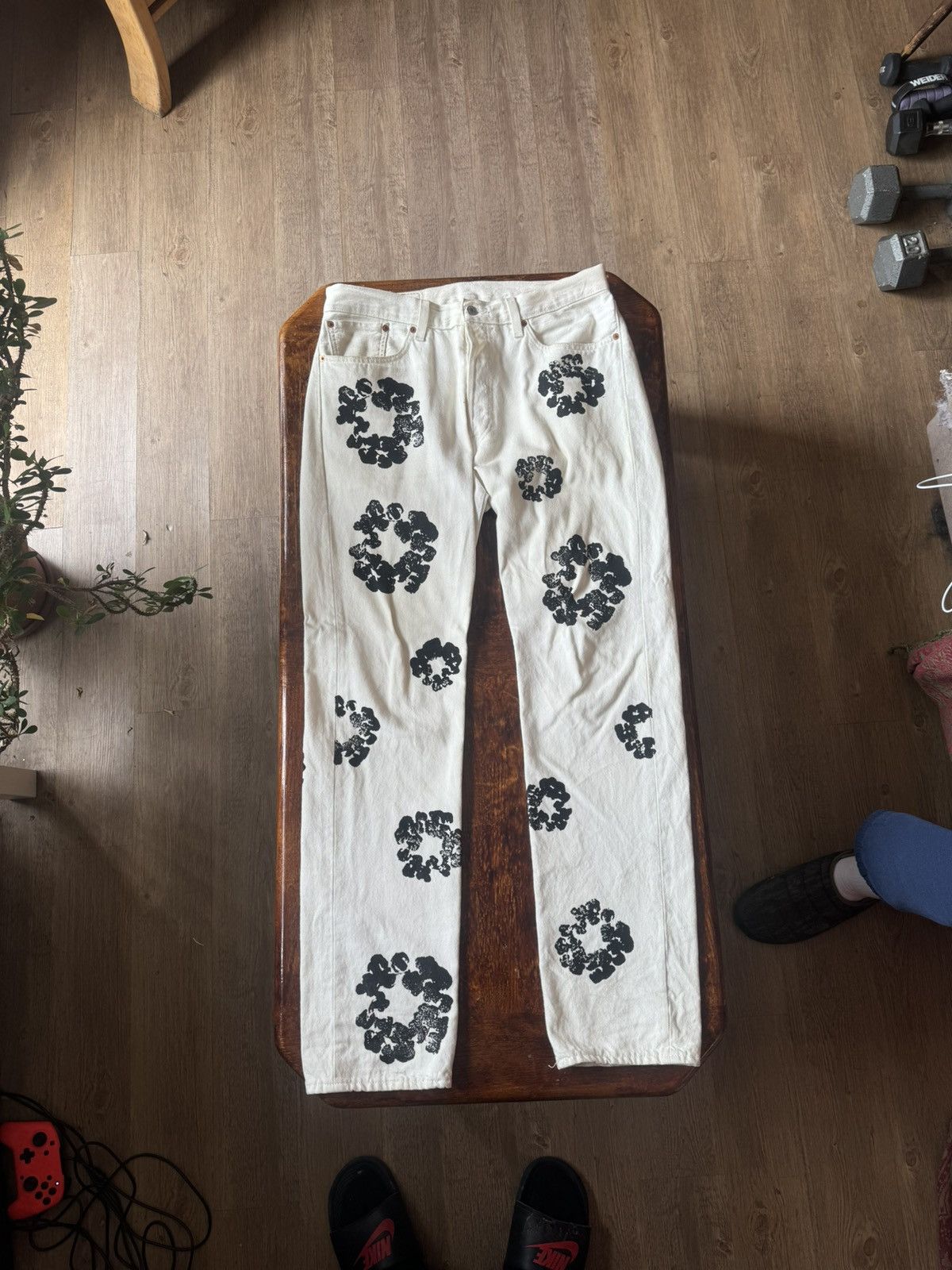 DENIM TEARS × Levi's The Cotton Wreath Jeans White 2022 Size US 34 / EU 50 - 2 Thumbnail