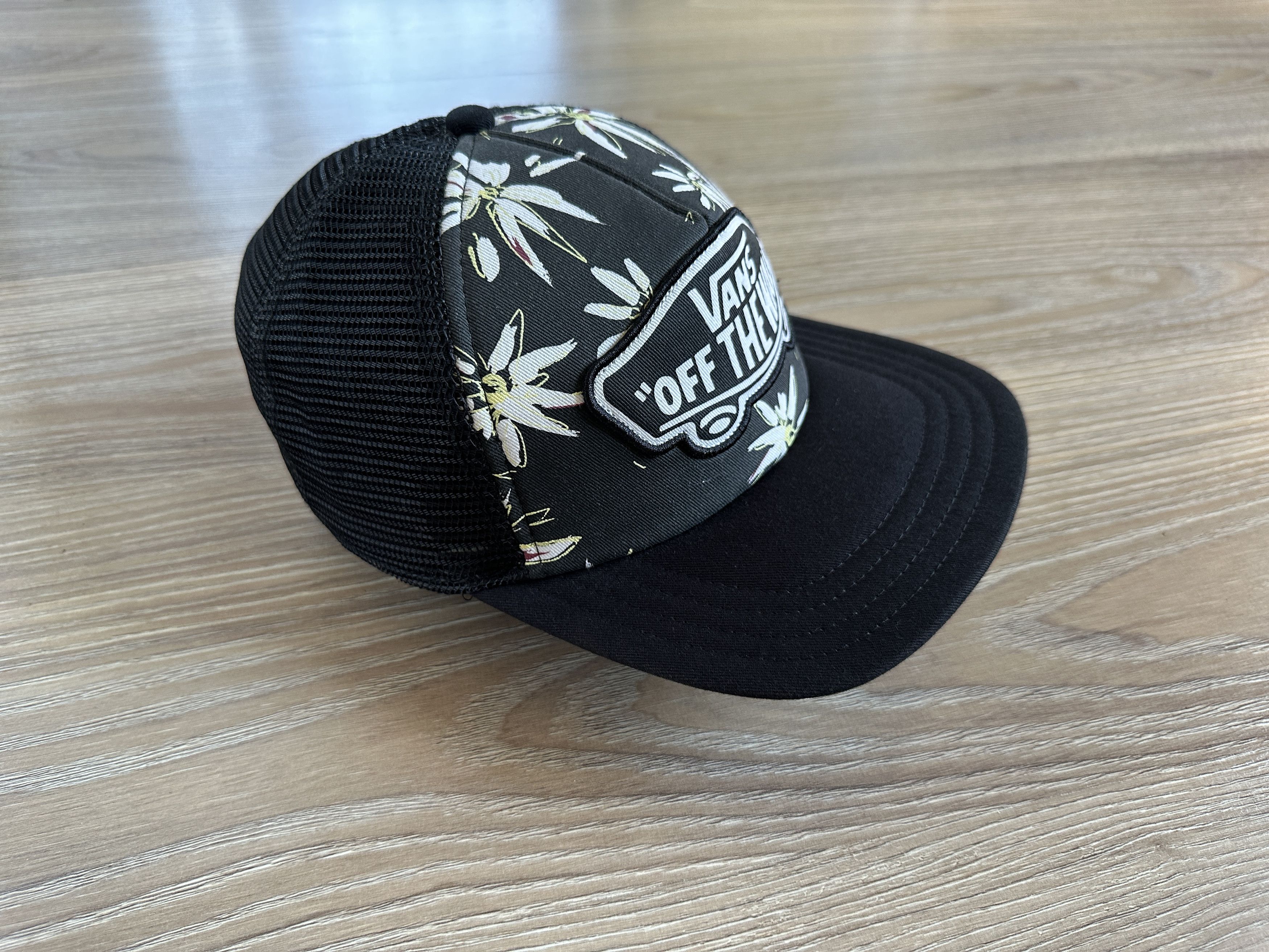 Vans Vans Off The Wall Floral Trucker Snapback Hat Cap Size ONE SIZE - 4 Thumbnail