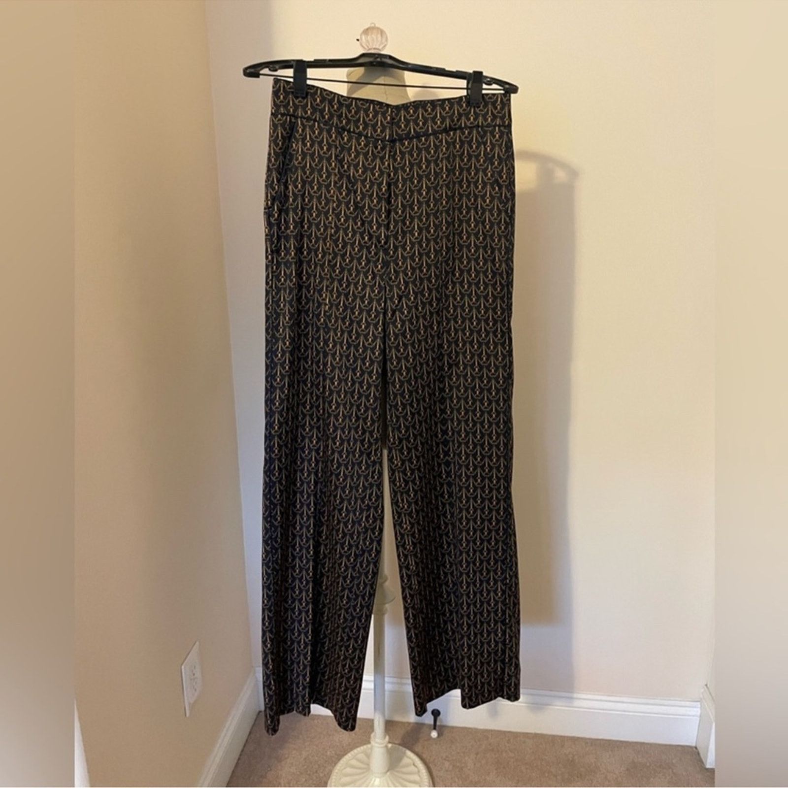 Veronica Beard Veronica Beard edit printed full length pants 33” inseam 6 Size 28" / US 6 / IT 42 - 4 Thumbnail