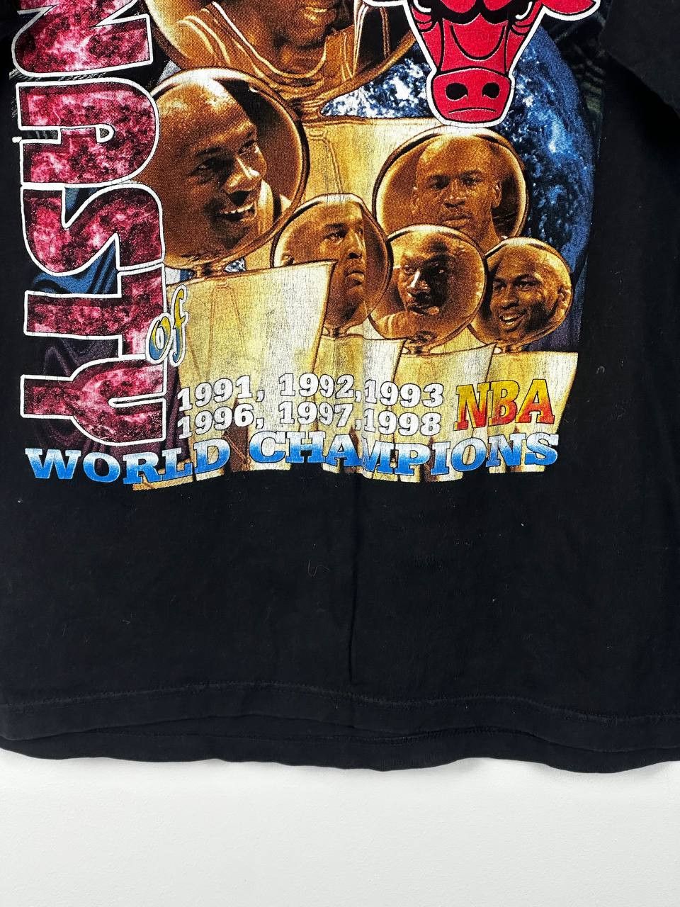 NBA 1998 Vintage Chicago Bulls Double 3 Peat T-Shirt Size US XL / EU 56 / 4 - 9 Thumbnail