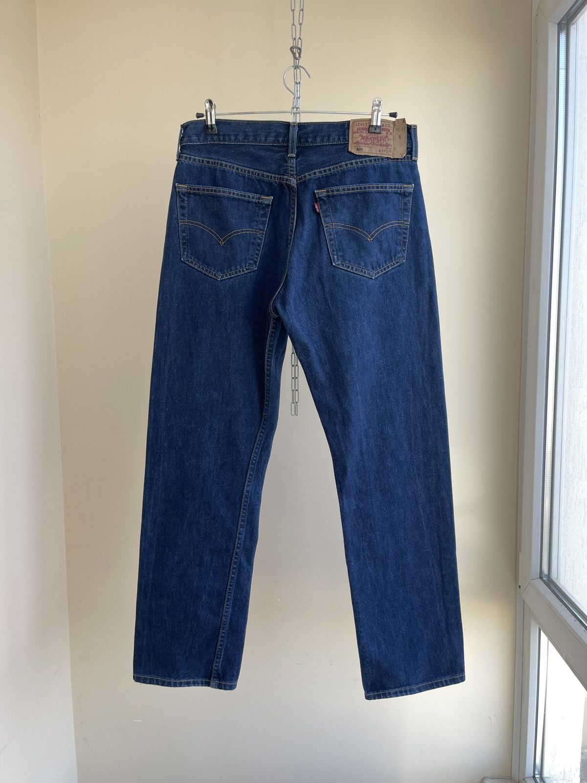 Levi's 501 Tapered Regular Fit 5 Pocket Denim Jeans 2000s 31x30 L30 Size US 31 - 2 Thumbnail