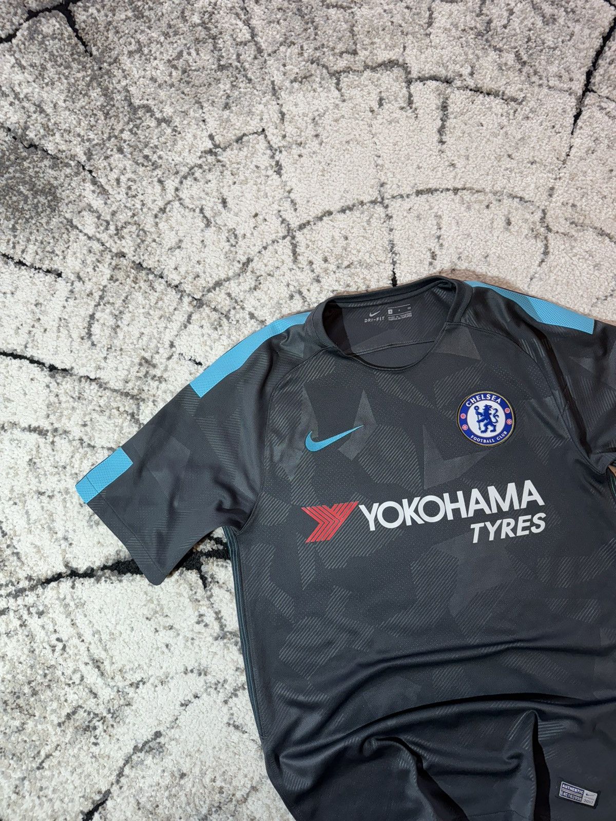 Chelsea Soccer × Nike × Vintage Vintage Chelsea 2017/18 Third Nike Jersey Blokcore Small Size US S / EU 44-46 / 1 - 3 Thumbnail
