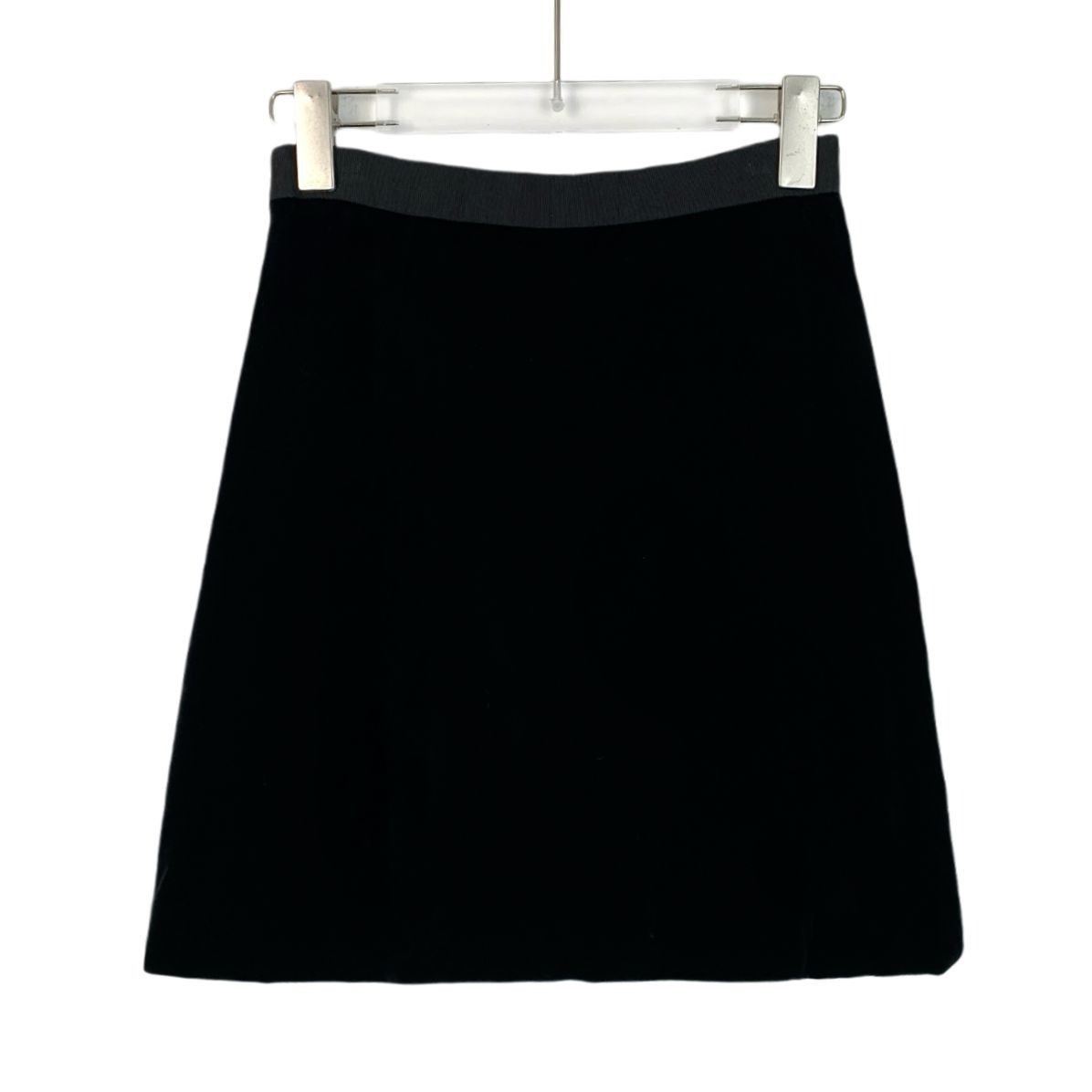 Miu Miu Miu Miu Black Velvet Skirt With Bow Waist & Pearl Button Acc Size 38" / US 16 / IT 52 - 9 Thumbnail