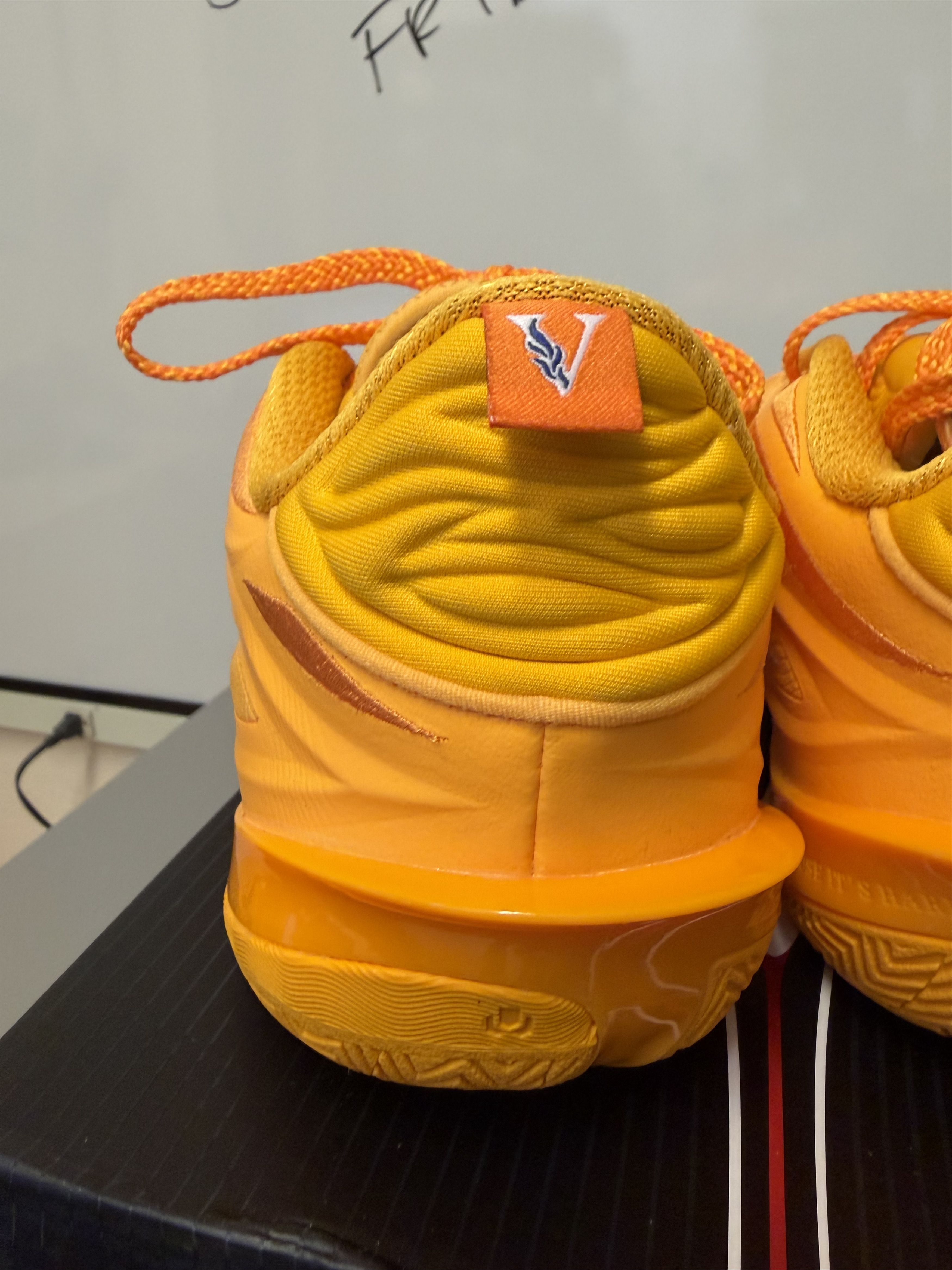 Li-Ning Li-Ning Way Of Wade 808 5 Ultra V2 Orange size 9 ABAV045-16 Size US 9 / EU 42 - 10 Thumbnail