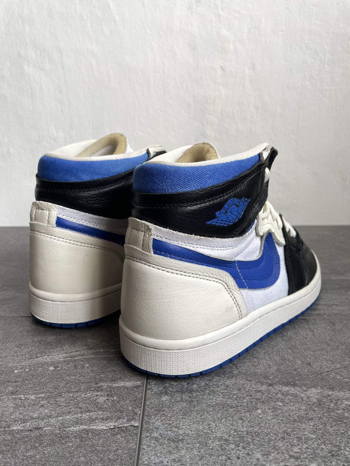 Nike Nike Air Jordan 1 High OG Royal Toe Blue BlackWhite Sneakers Size US 8 / IT 38 - 5 Thumbnail