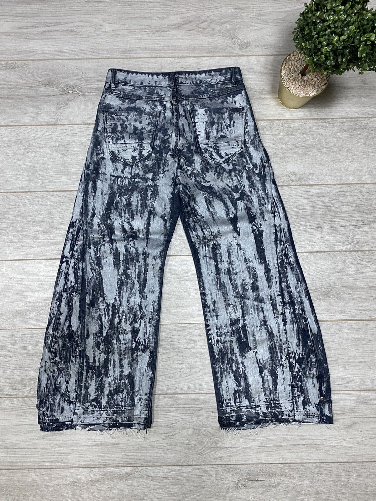 Other Distressed painted jnco style wide dirty jeans designer Size US 31 - 6 Thumbnail