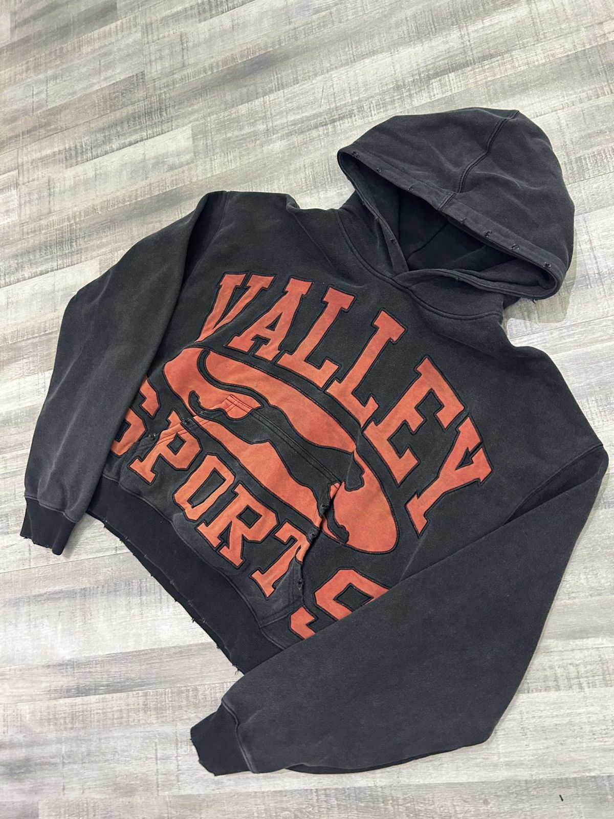 Vale Vale Forever Valley Sports Crest Hoodie Size US XL / EU 56 / 4 - 3 Thumbnail