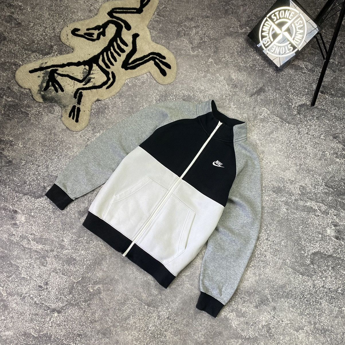 Vintage Men’s Nike Small Swoosh Streetwear Cotton y2k sweatshirt Size US S / EU 44-46 / 1 - 1 Thumbnail