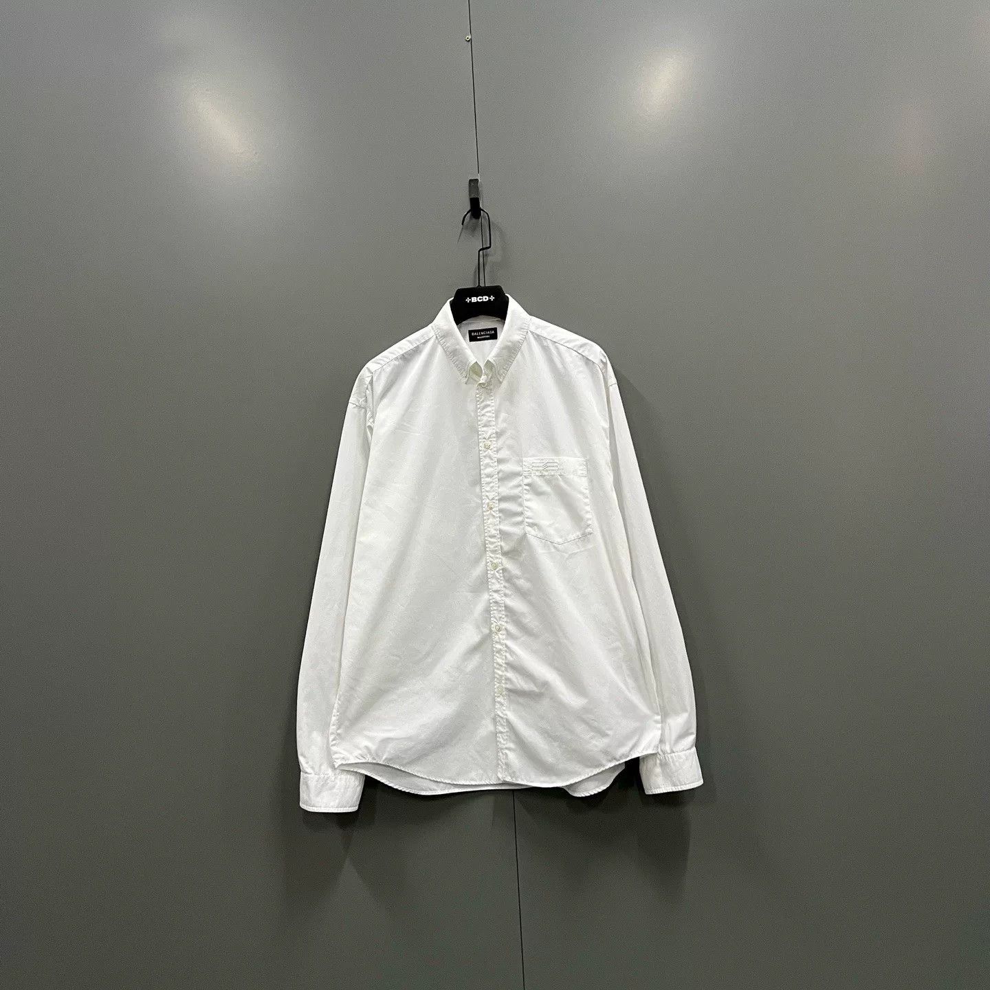 Balenciaga balenciaga white bb embroidered shirt Size US M / EU 48-50 / 2 - 1 Thumbnail