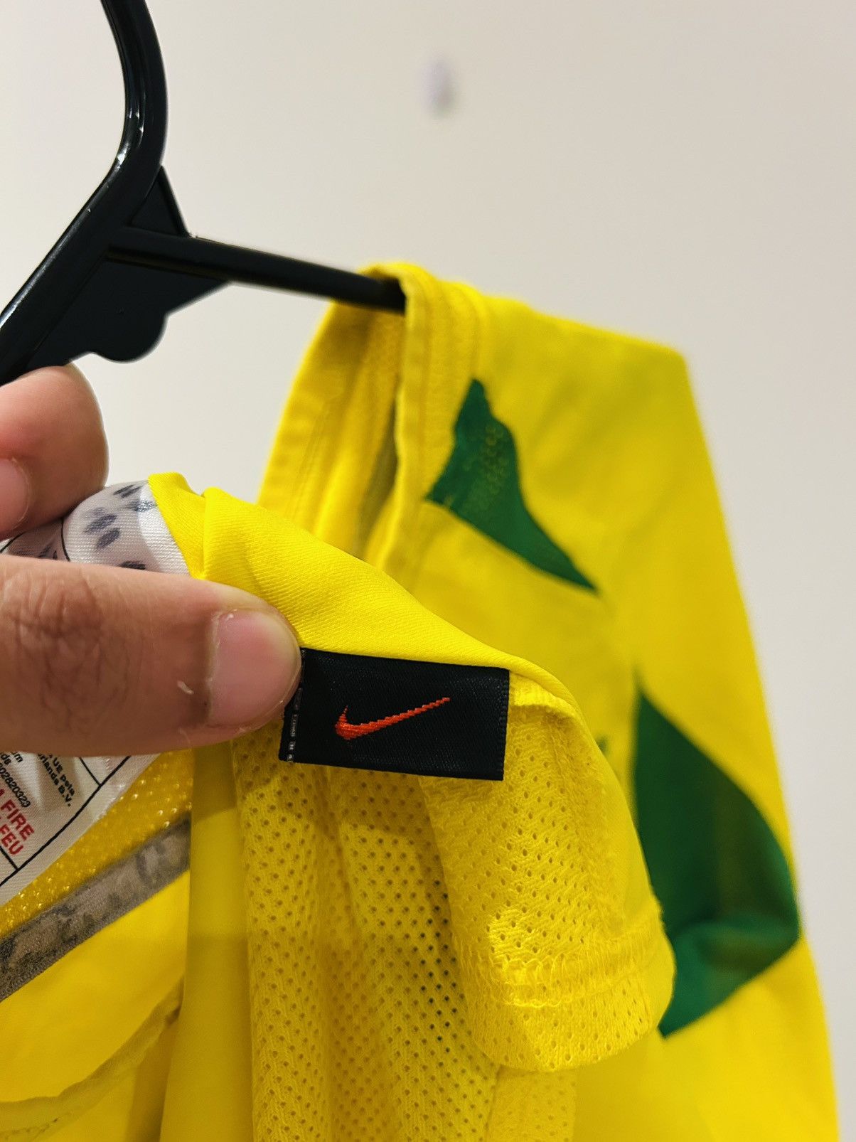 Nike Brazil 2002 home jersey Size US M / EU 48-50 / 2 - 6 Thumbnail