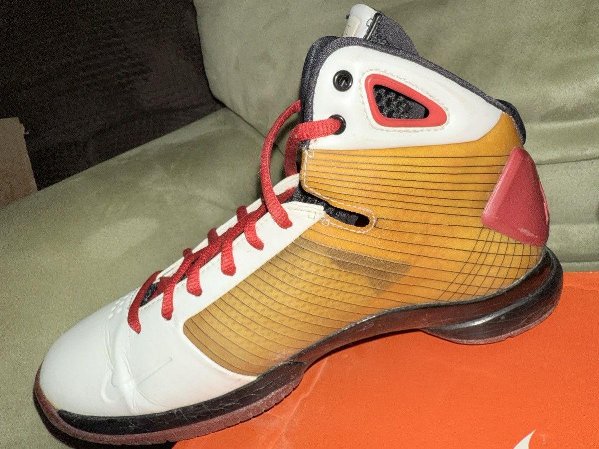 Nike Nike Hyperdunk “White/Varsity Red” 2008 Olympics Kobe EXC! Size US 8 / EU 41 - 13 Thumbnail