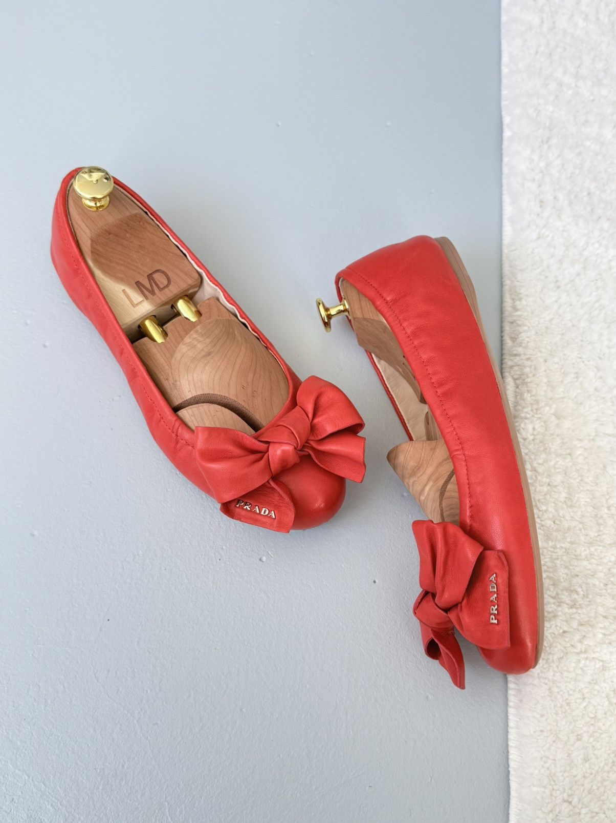 Prada Prada Coral Red Leather Bow Logo Scrunch Ballet Flats Size US 9 / IT 39 - 2 Thumbnail