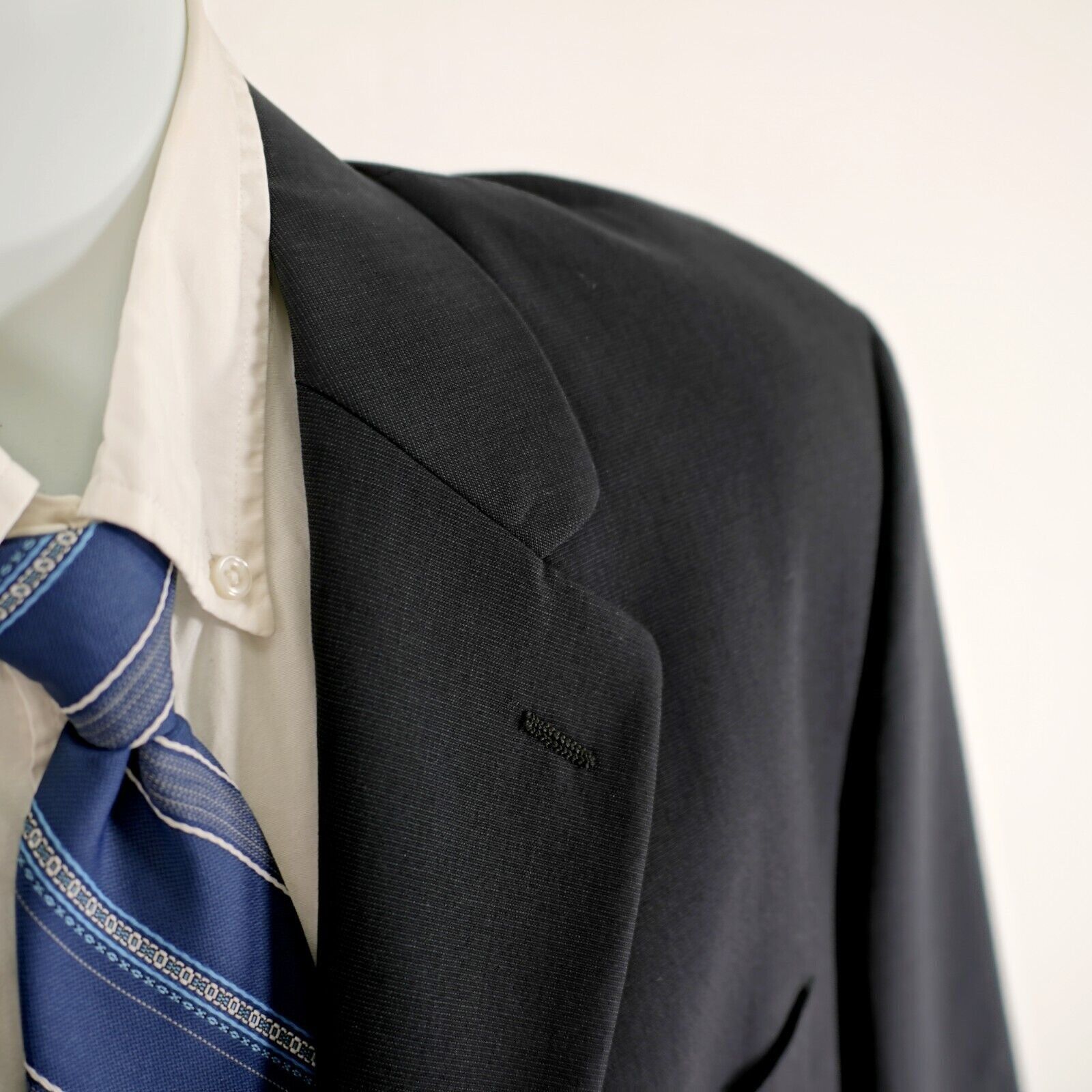 Calvin Klein Calvin Klein Wool Blue Birdseye 3 Button Sport Coat 42R Size 42R - 2 Thumbnail