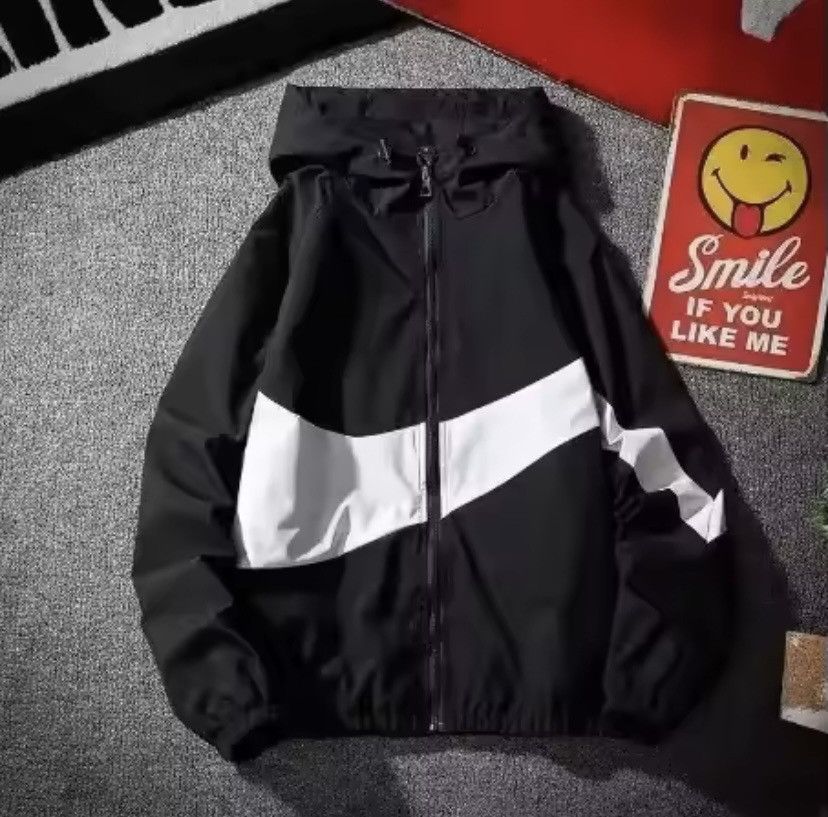 Nike Black and white Nike windbreaker jacket Size US L / EU 52-54 / 3 - 1 Preview