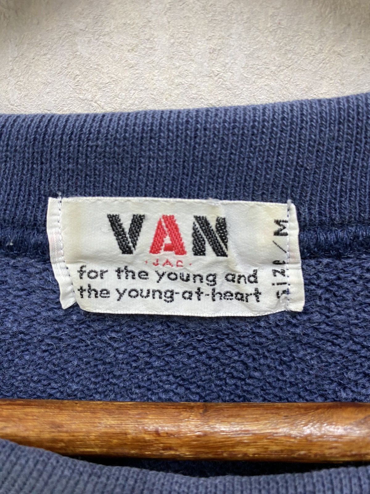 Van Vintage Van Sweatshirt Pullover Jumper Crewneck Size Medium Size US M / EU 48-50 / 2 - 8 Thumbnail