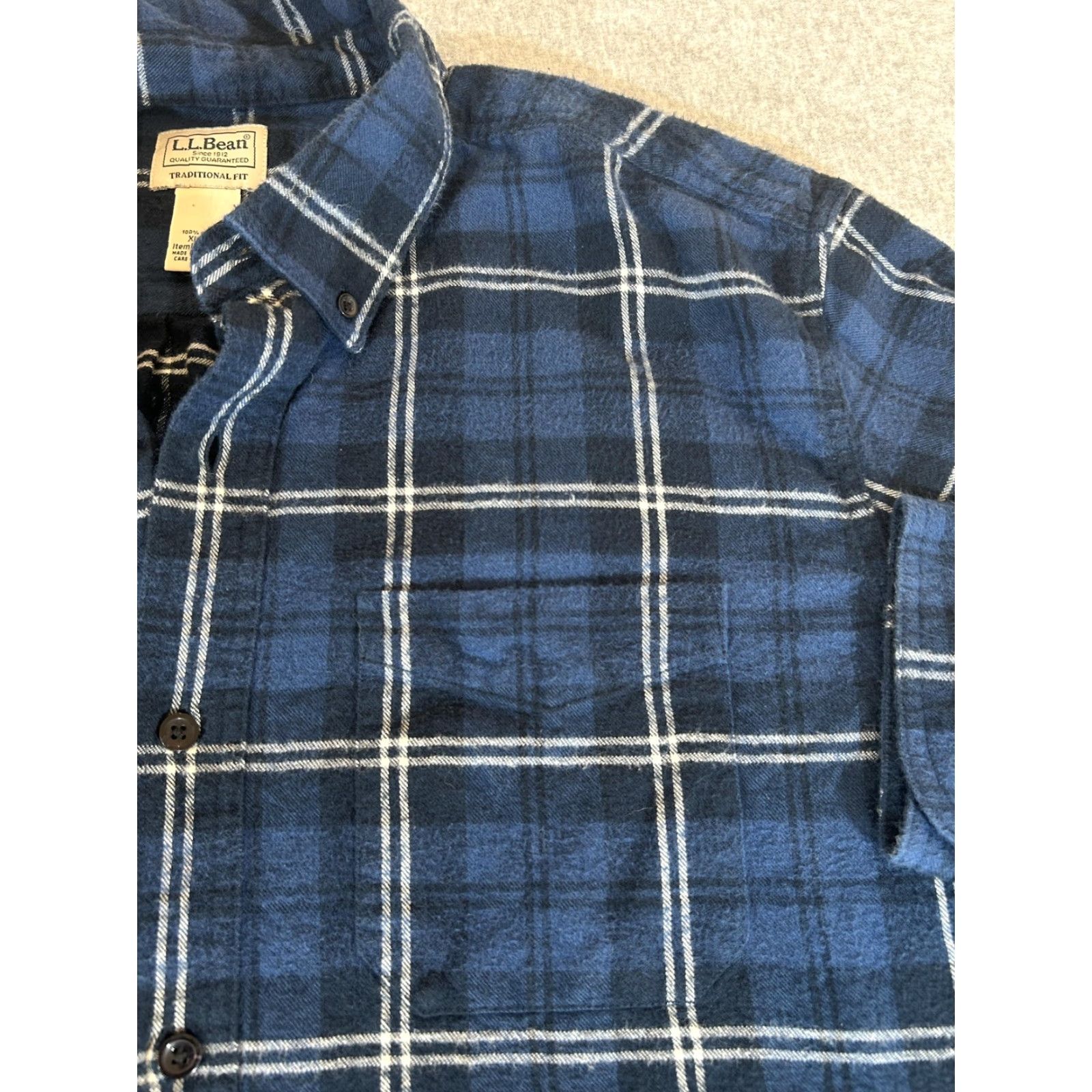 Vintage L.L. Bean Flannel Shirt Mens XL Blue Plaid Button Long Sleeve Workwear Outdoor Size US XL / EU 56 / 4 - 2 Thumbnail