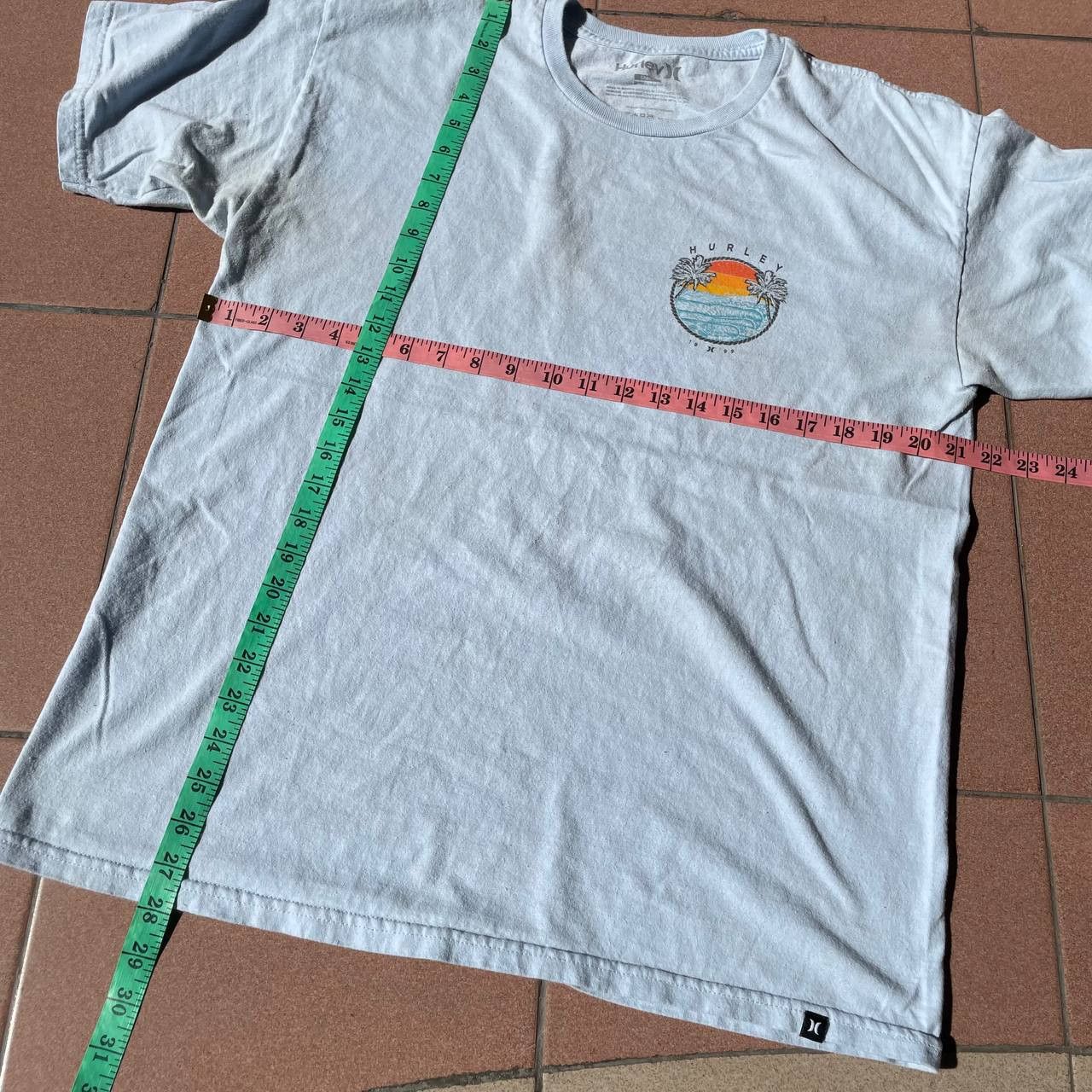Hurley HURLEY SURF BEACH HAWAII TSHIRT Size US L / EU 52-54 / 3 - 4 Thumbnail