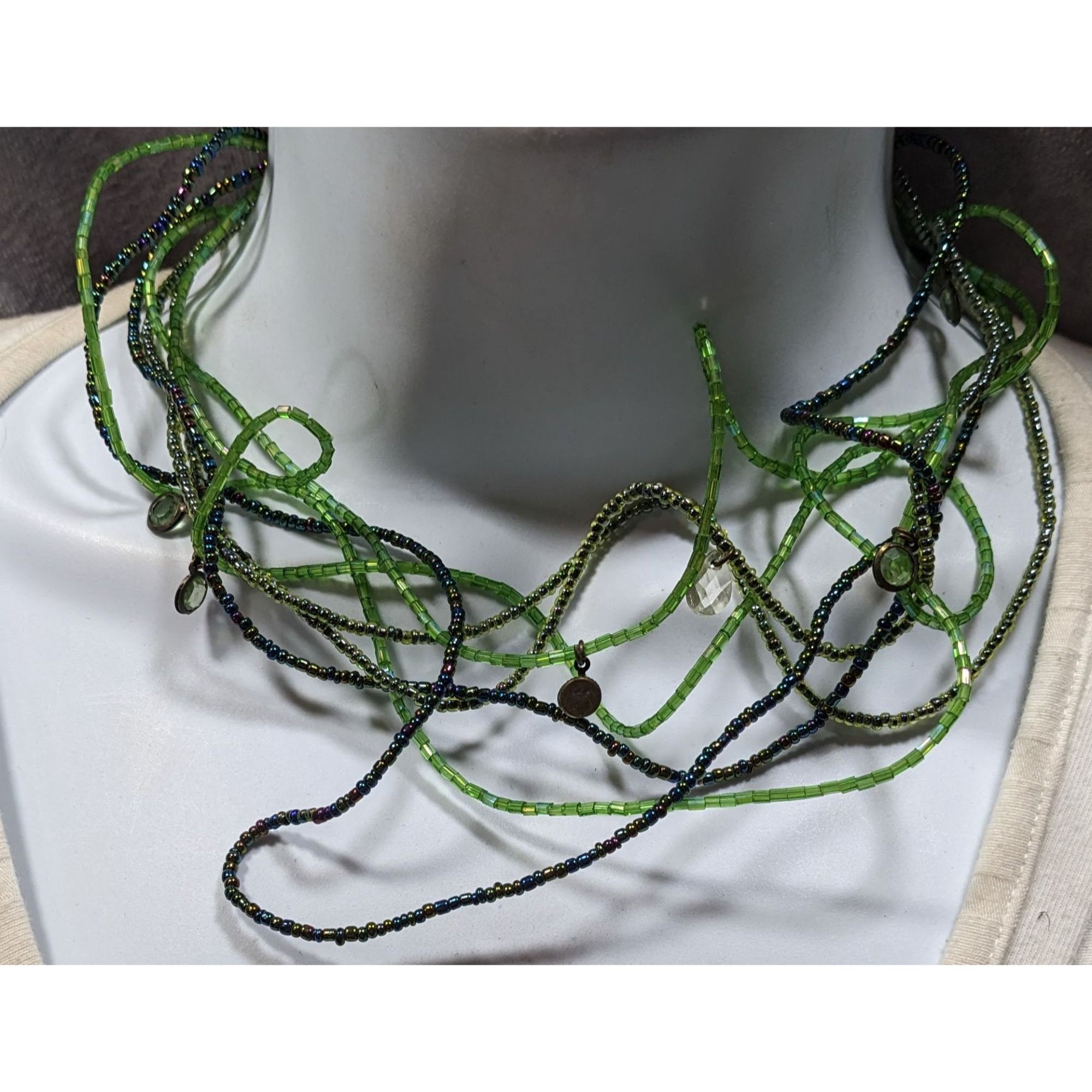 Other Wiggly Fantasy Green Glass Beaded Layered Necklace With Smal Size ONE SIZE - 2 Thumbnail