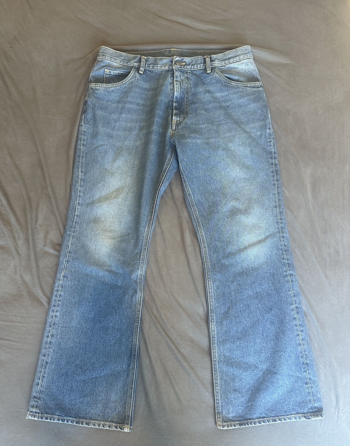Maison Margiela RARE MAISON MARGIELA FLARED JEANS Size 32" / US 10 / IT 46 - 1 Thumbnail