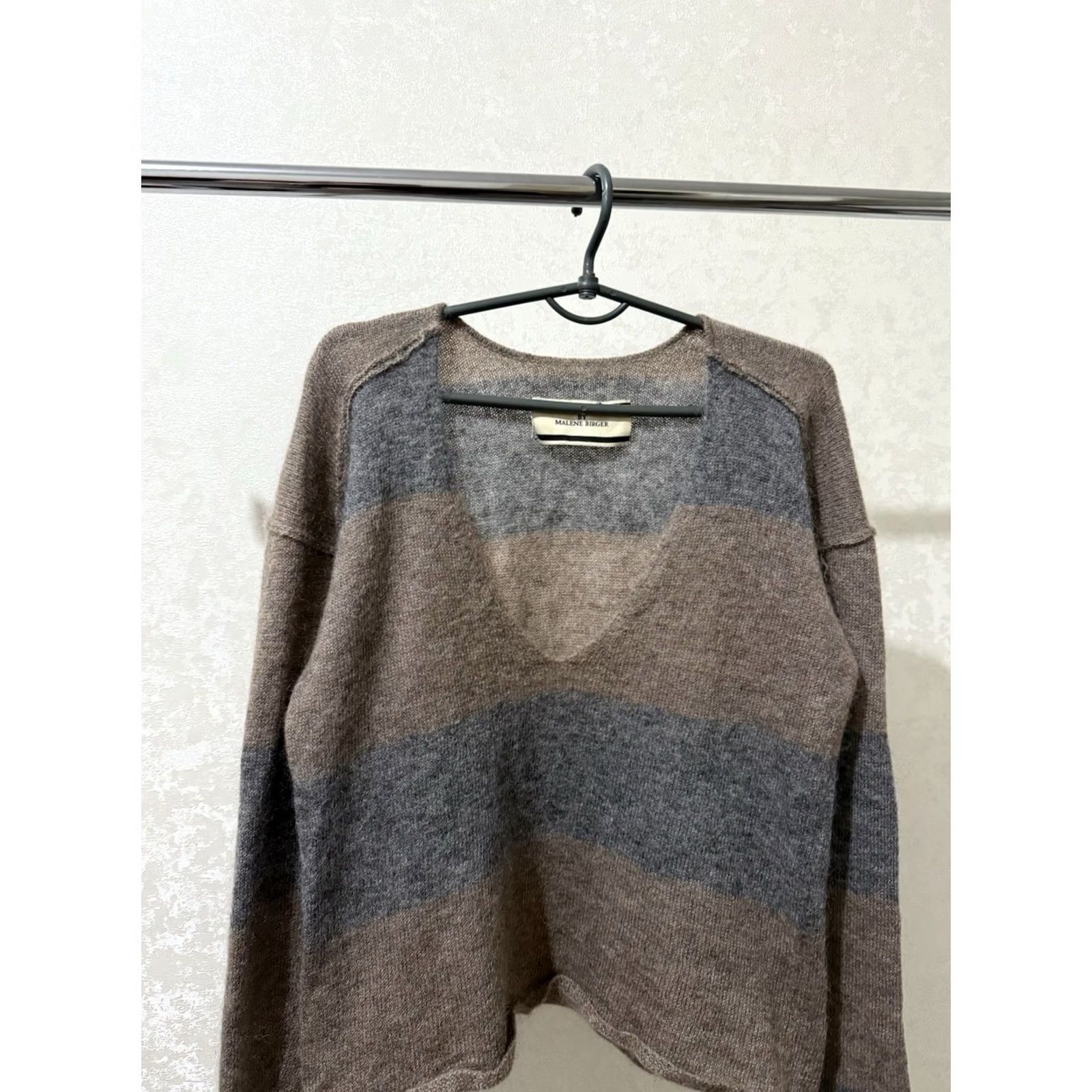 By Malene Birger VINTAGE By Malene Birger Wool Blend Striped V-Neck Sweater Brown Grey XS Women’s Wool Blend Striped V-Neck Pullover Sweater Girls/Men? Size XS / US 0-2 / IT 36-38 - 3 Thumbnail