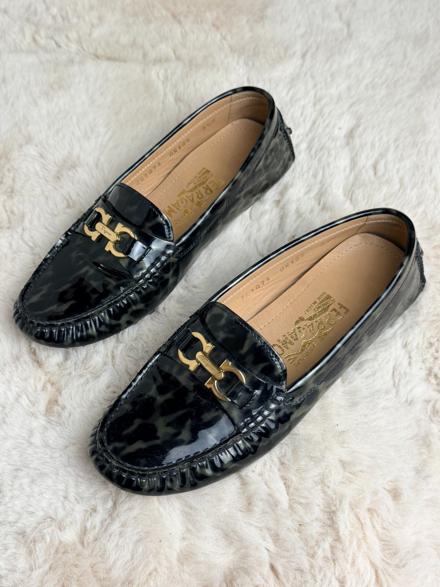 Salvatore Ferragamo Salvatore Ferragamo Patent Gold Lowtop Sneakers us_6 Women Size US 6 / IT 36 - 1 Thumbnail