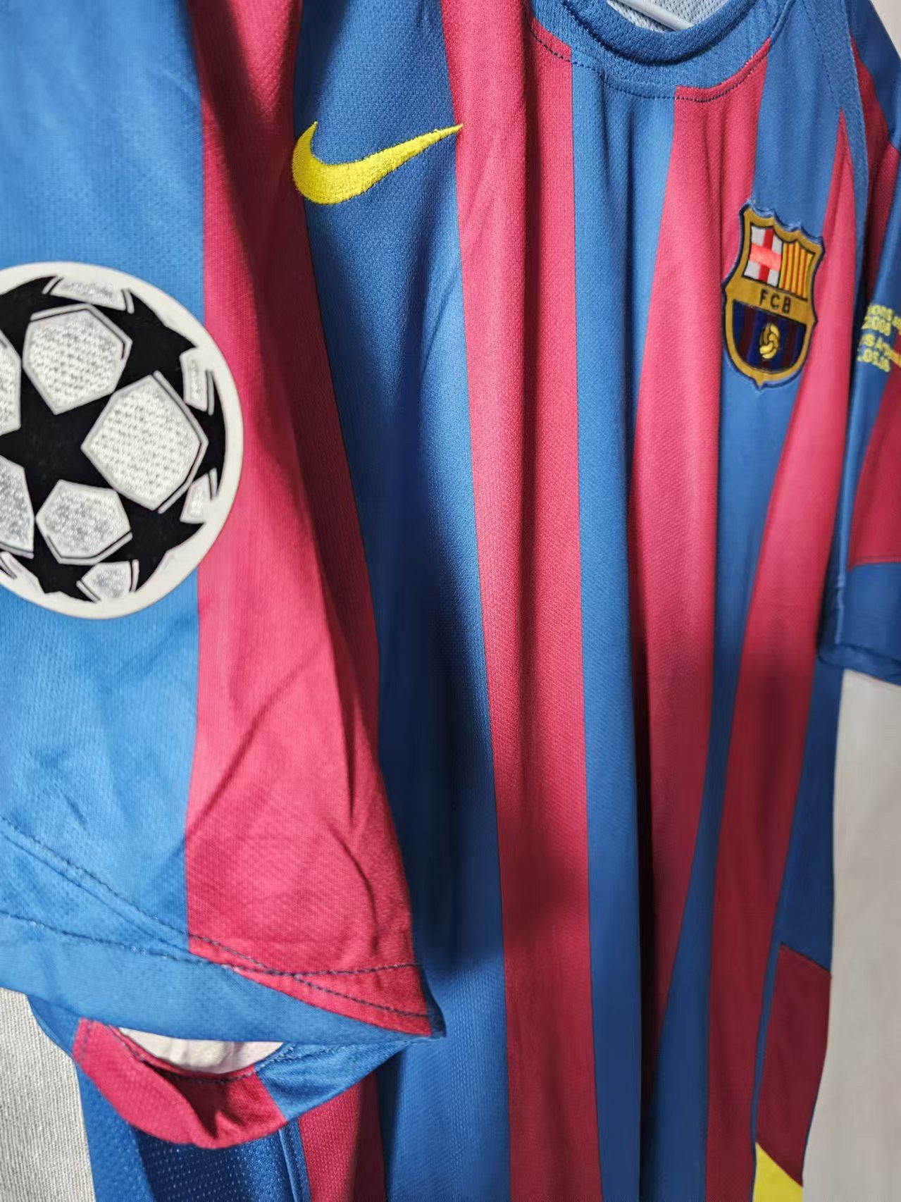 Other 2005 06 Barcelona #10 Ronaldinho Jersey Home Size US L / EU 52-54 / 3 - 4 Thumbnail