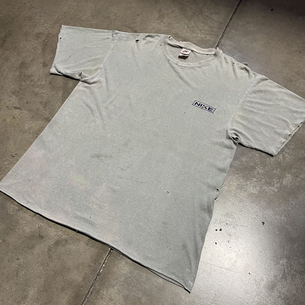 Nike Vintage Nike Logo T shirt Faded Distressed Thrashed 90s USA Size US M / EU 48-50 / 2 - 2 Thumbnail