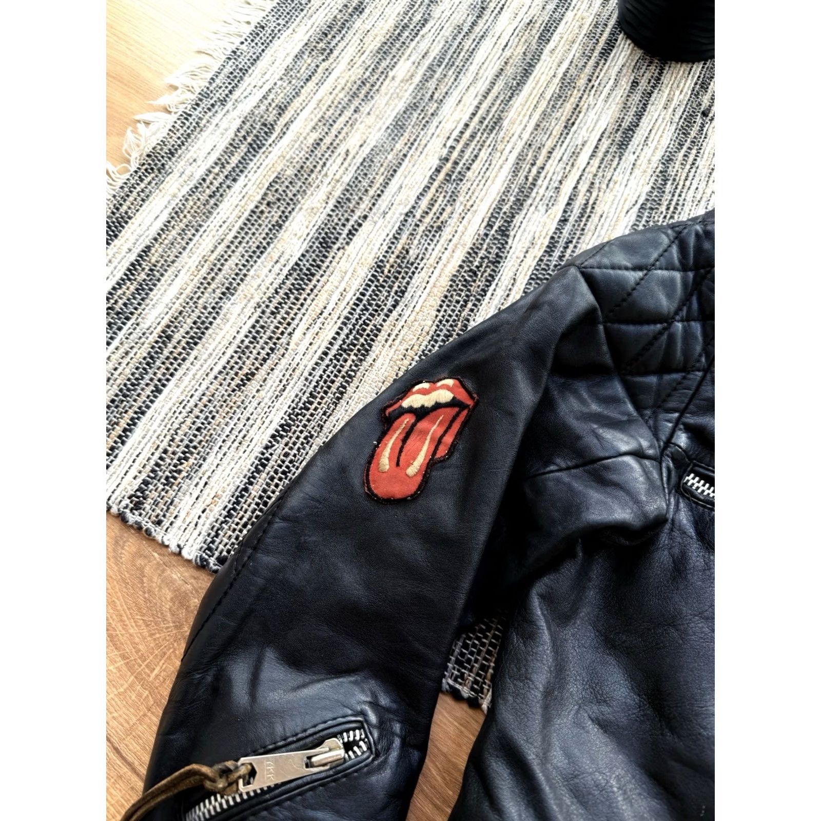 Vintage VINTAGE The Rolling Stones Leather Motorcycle Jacket Steel Wheels Tour 90s Womens Motorcycle Jacket Size 42 Black 90s Womens Size M / US 6-8 / IT 42-44 - 4 Thumbnail