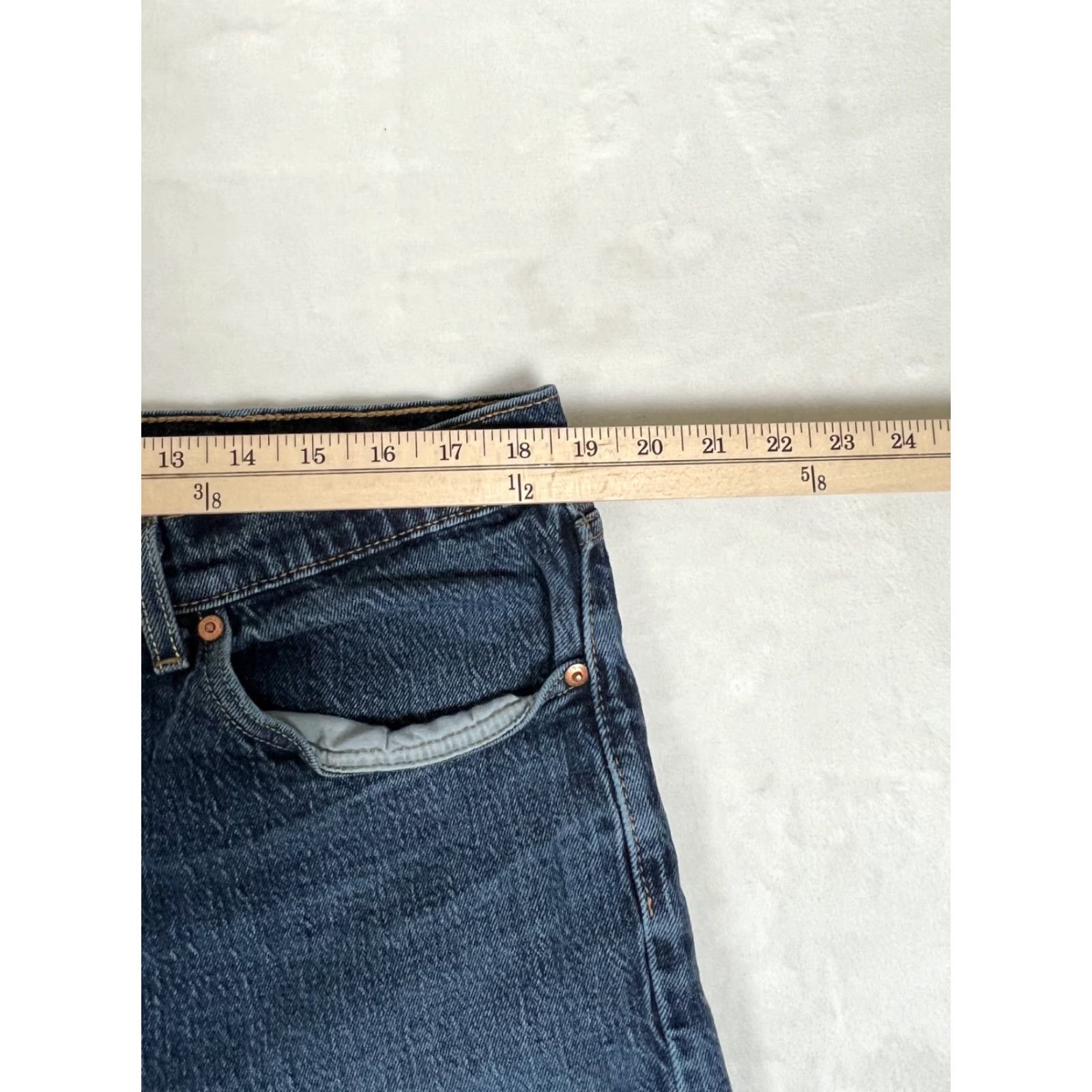 Levi's Levi's 505 Jeans Regular Denim 38x30 Blue Medium Wash Men 5-Pocket Straight Inseam 30in USA 90s Vintage Theme Size US 38 / EU 54 - 4 Thumbnail